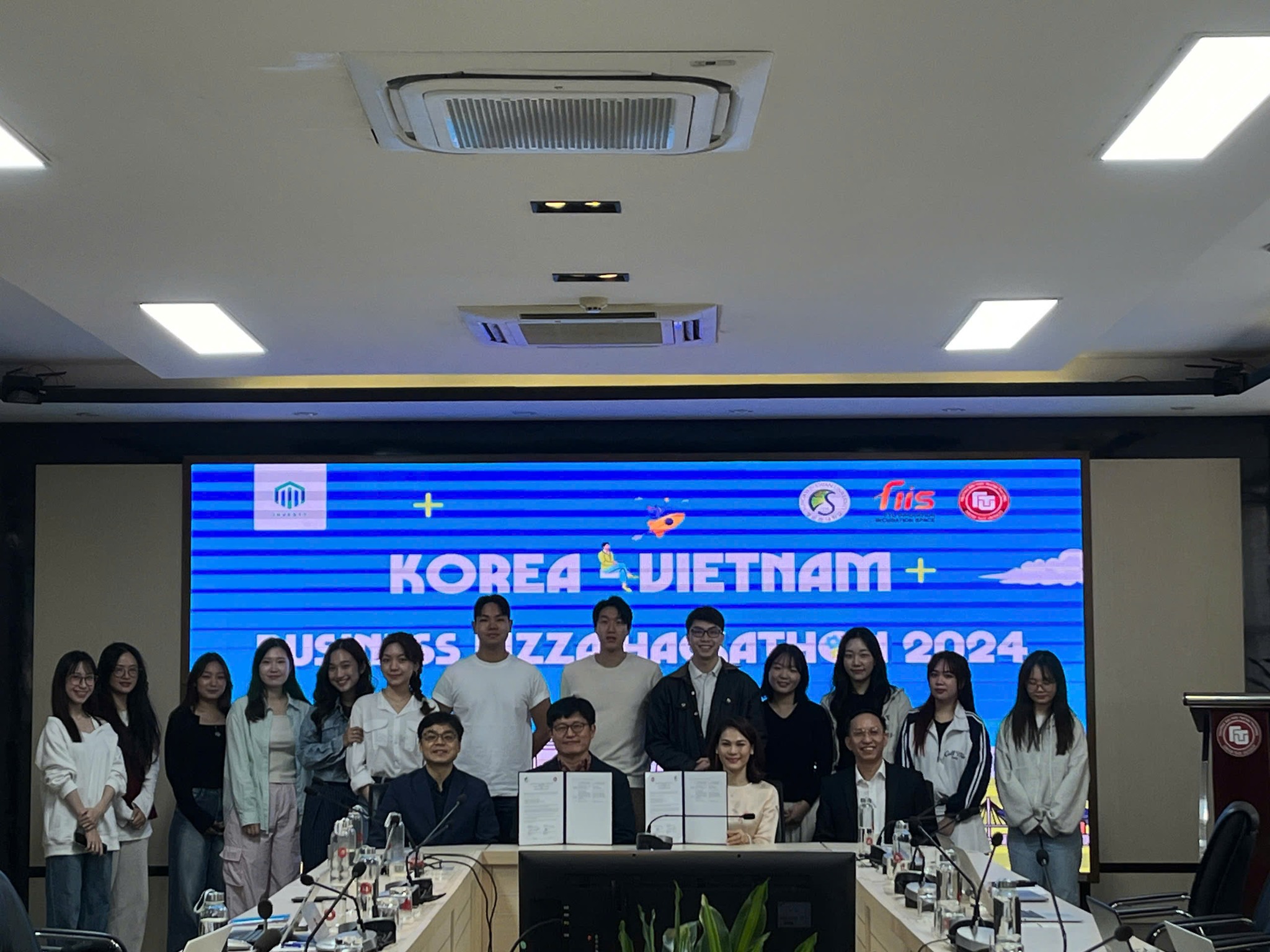 SỰ KIỆN BUSINESS PIZZA HACKATHON VÀ CHUYẾN THAM QUAN THINKZONE VENTURE: BƯỚC ĐI CHIẾN LƯỢC TRONG HỢP TÁC KHỞI NGHIỆP VIỆT - HÀN
