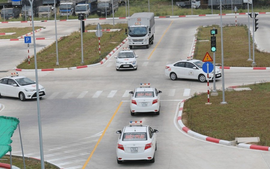 Ban hành Nghị định 160/2024/NĐ-CP quy định hoạt động đào tạo và sát hạch lái xe.