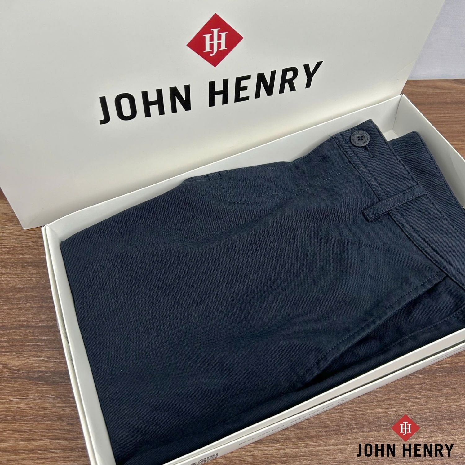 Quần Short Kaki Nam John Henry độ dài trên gối SP25SS15T-NM