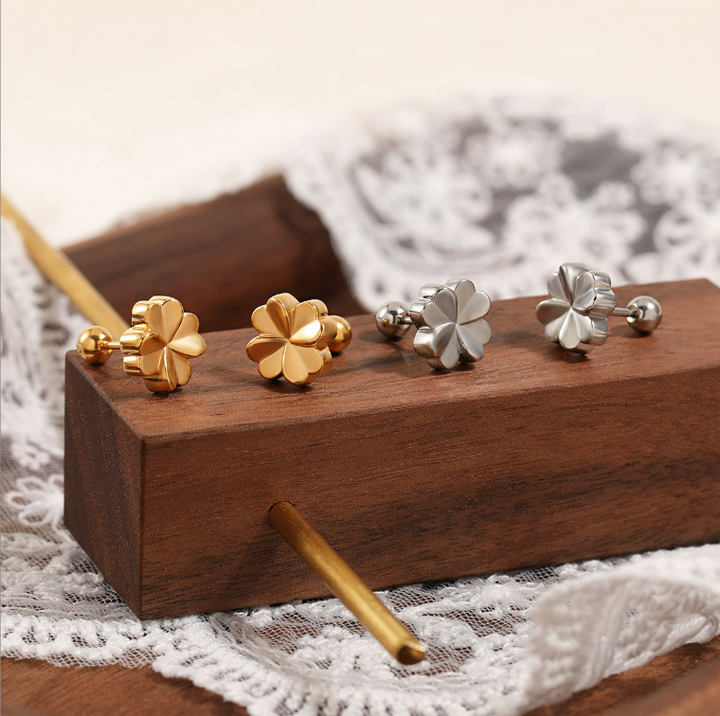 Bông tai Titan  - TB241 - cỏ 4 lá may mắn đít vặn tròn