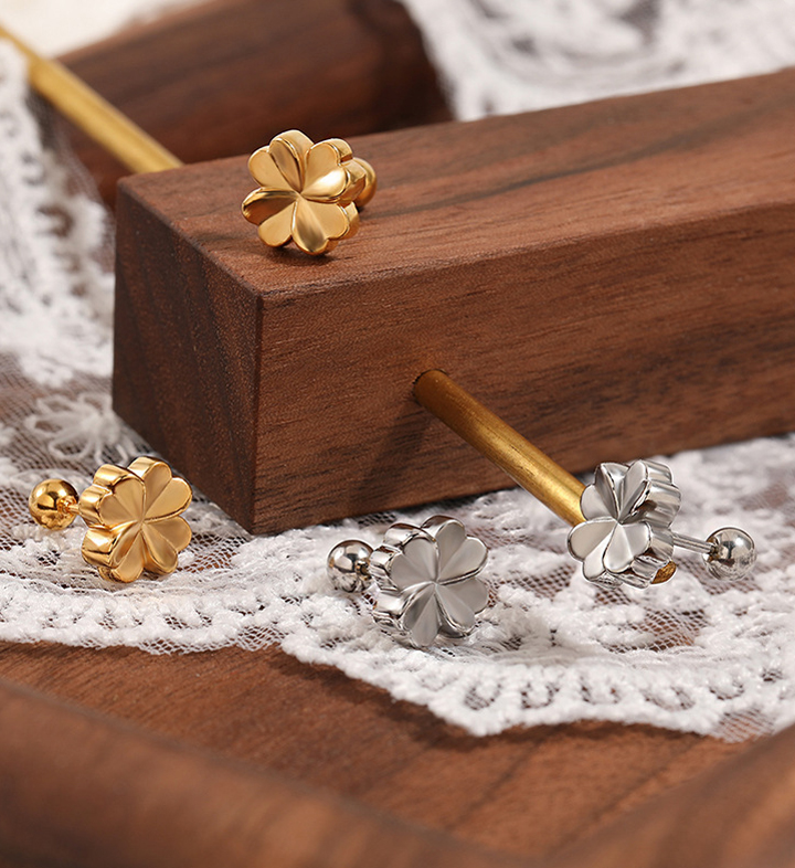 Bông tai Titan  - TB241 - cỏ 4 lá may mắn đít vặn tròn