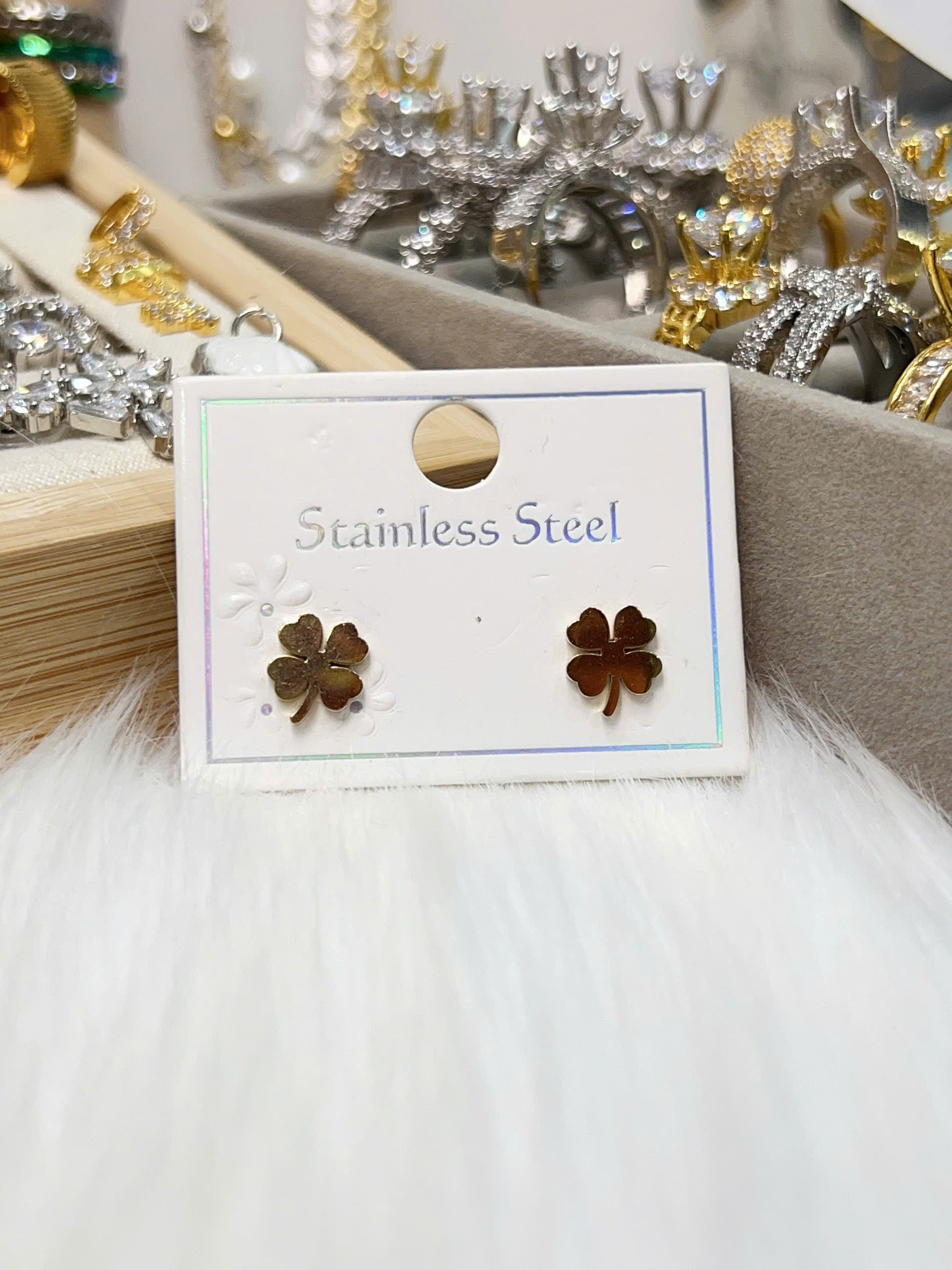 Bông tai Titan - BST nhiều kiểu dáng