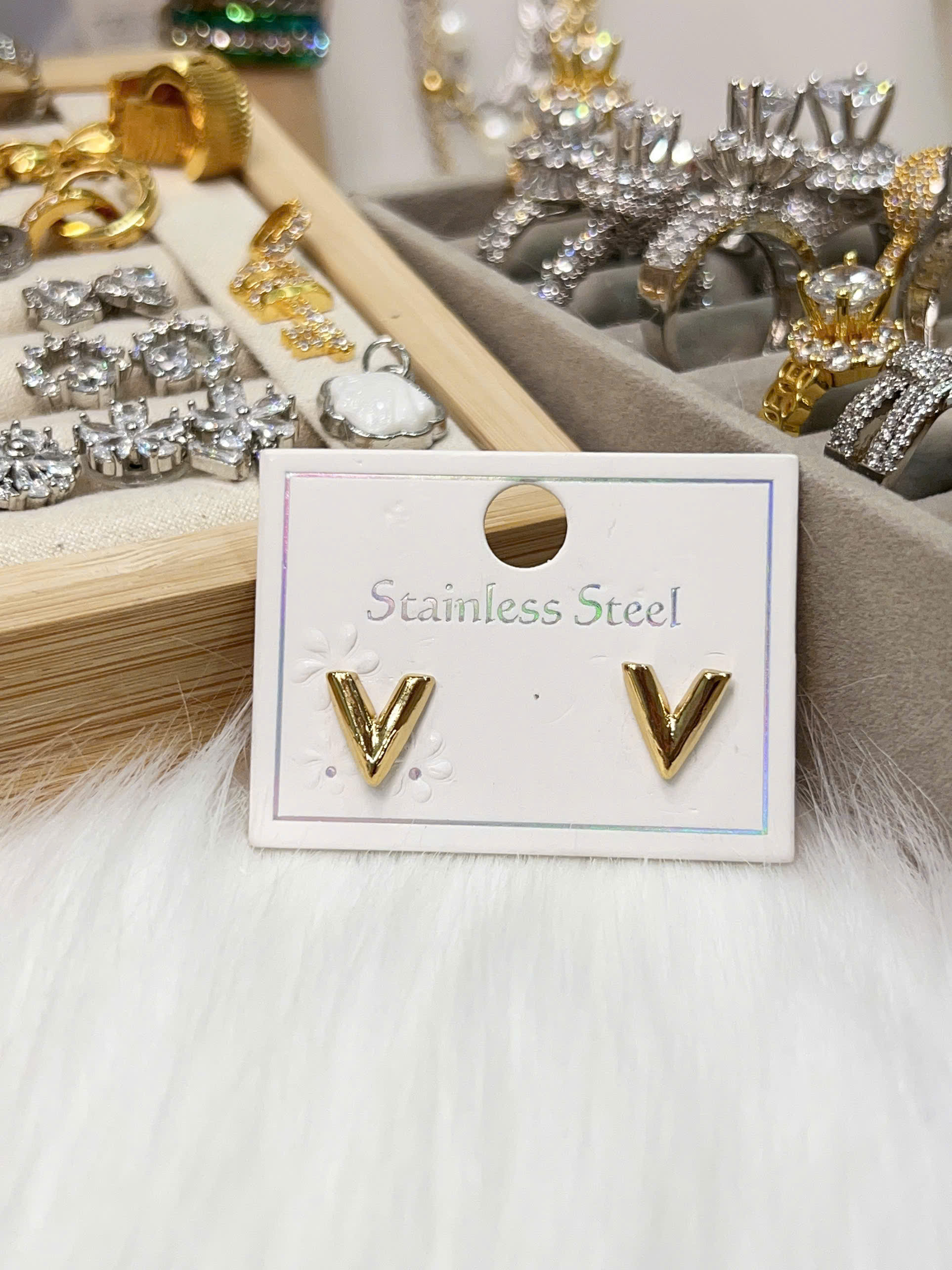 Bông tai Titan - BST nhiều kiểu dáng