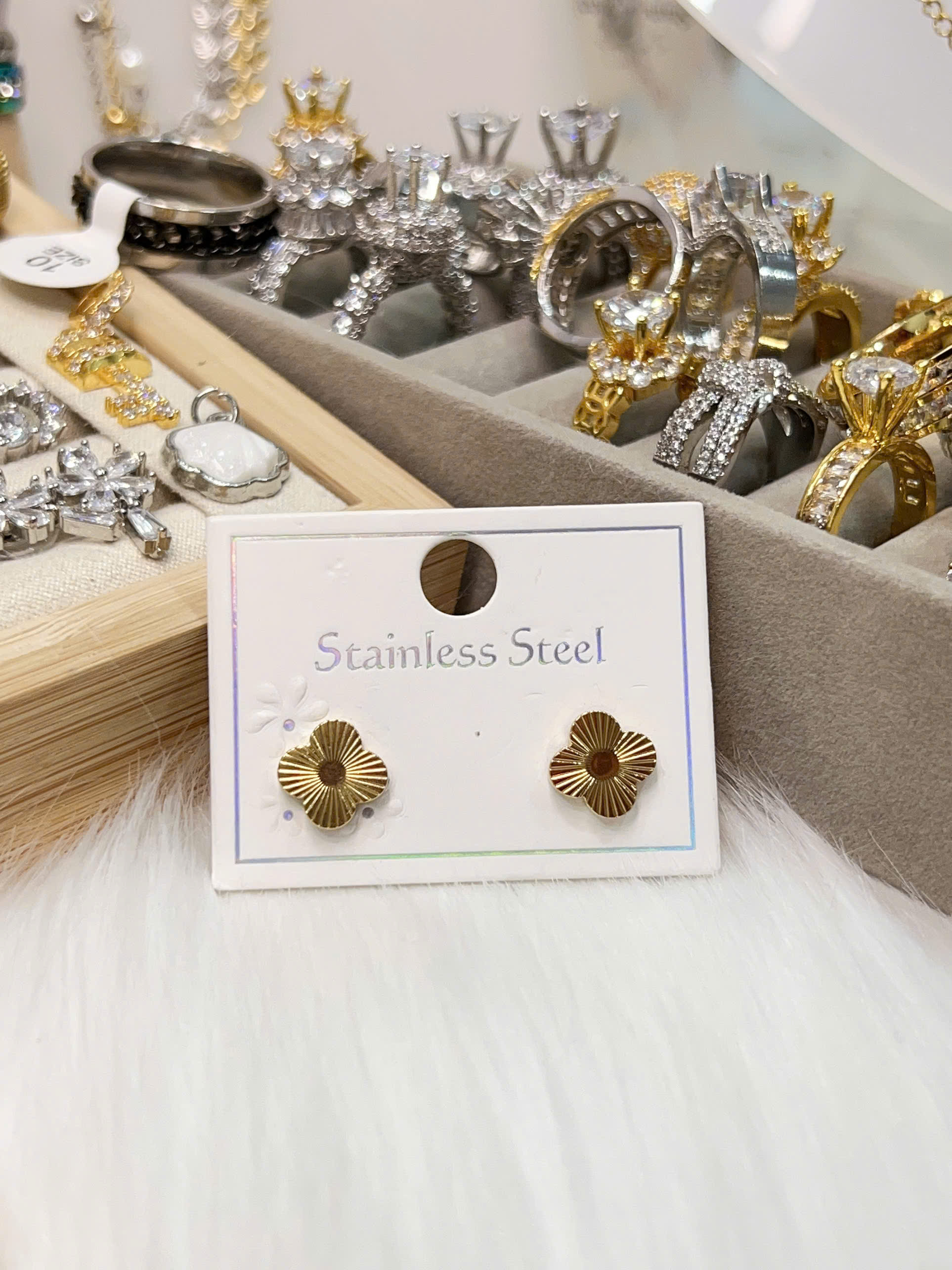 Bông tai Titan - BST nhiều kiểu dáng