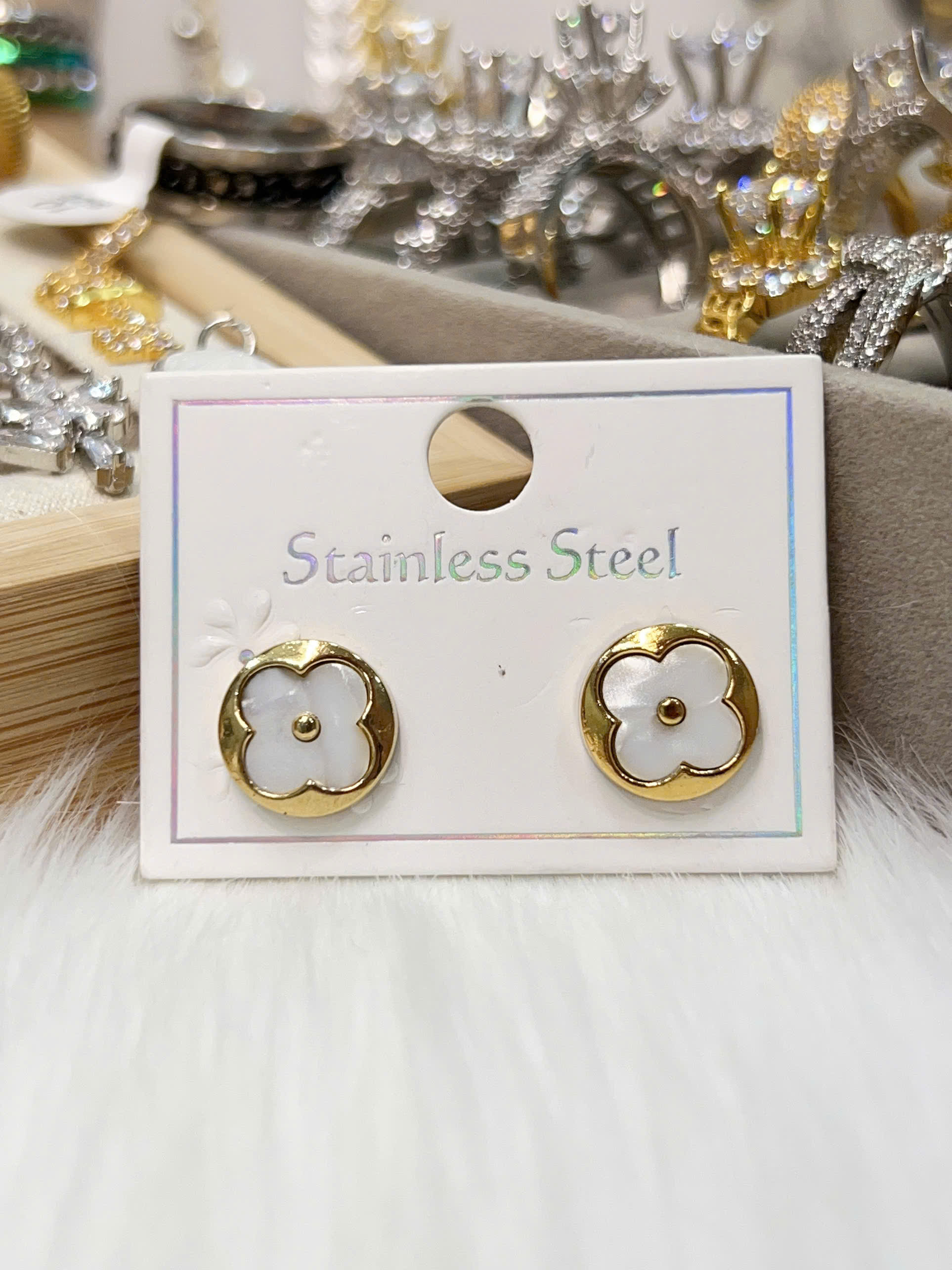 Bông tai Titan - BST nhiều kiểu dáng