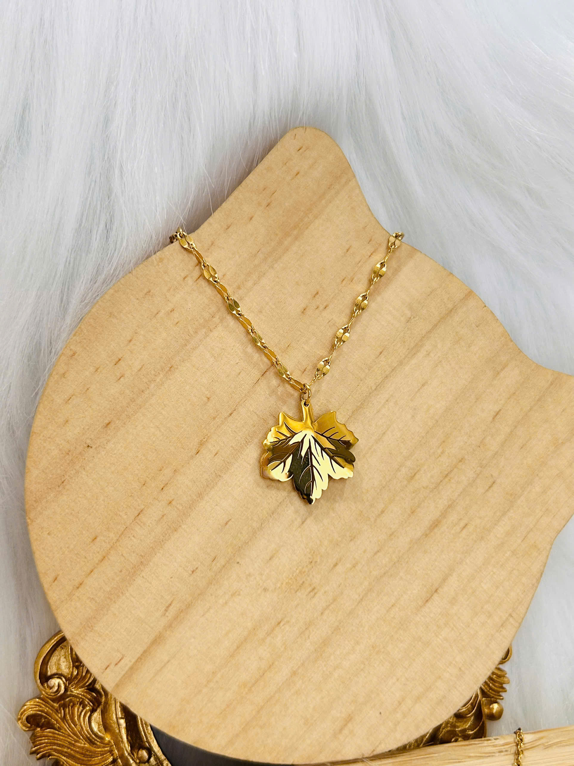 Dây chuyền Titan - BST nhiều kiểu dáng dây chuyền màu vàng