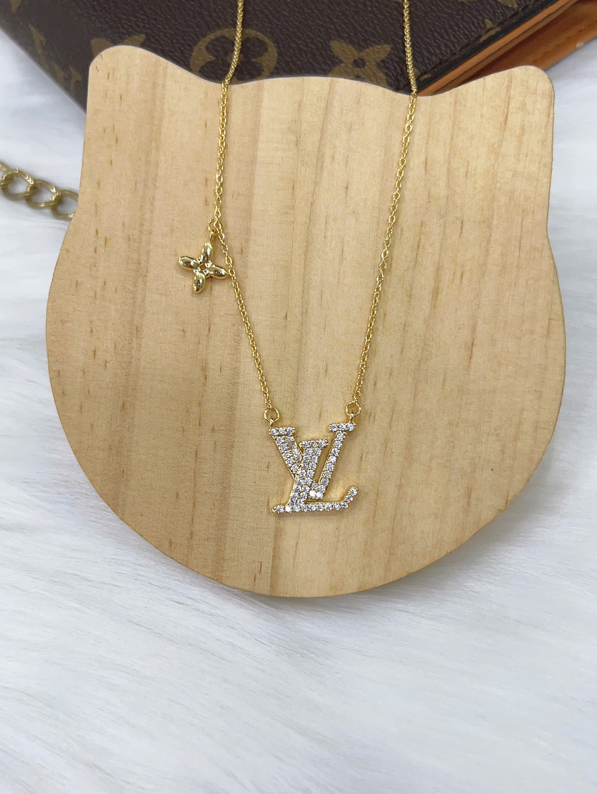 Dây chuyền Titan - TM046 - mặt LV