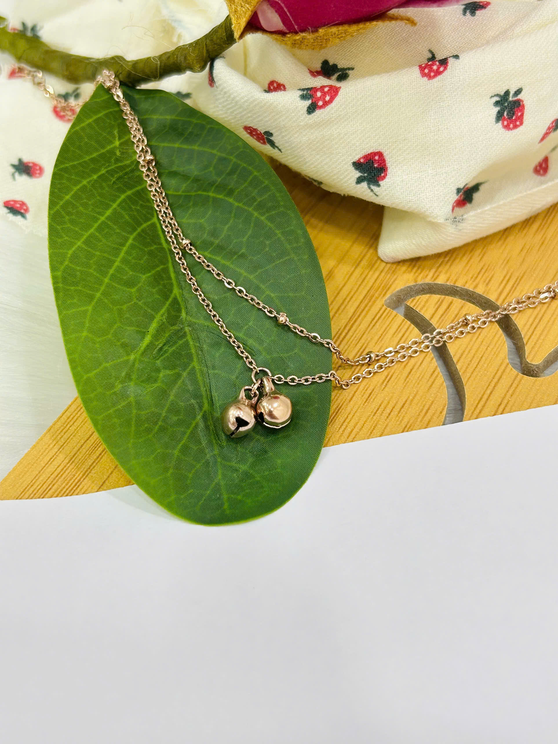 Lắc chân Titan - TA530 - lắc chân 2 tầng gắn chuông vàng hồng