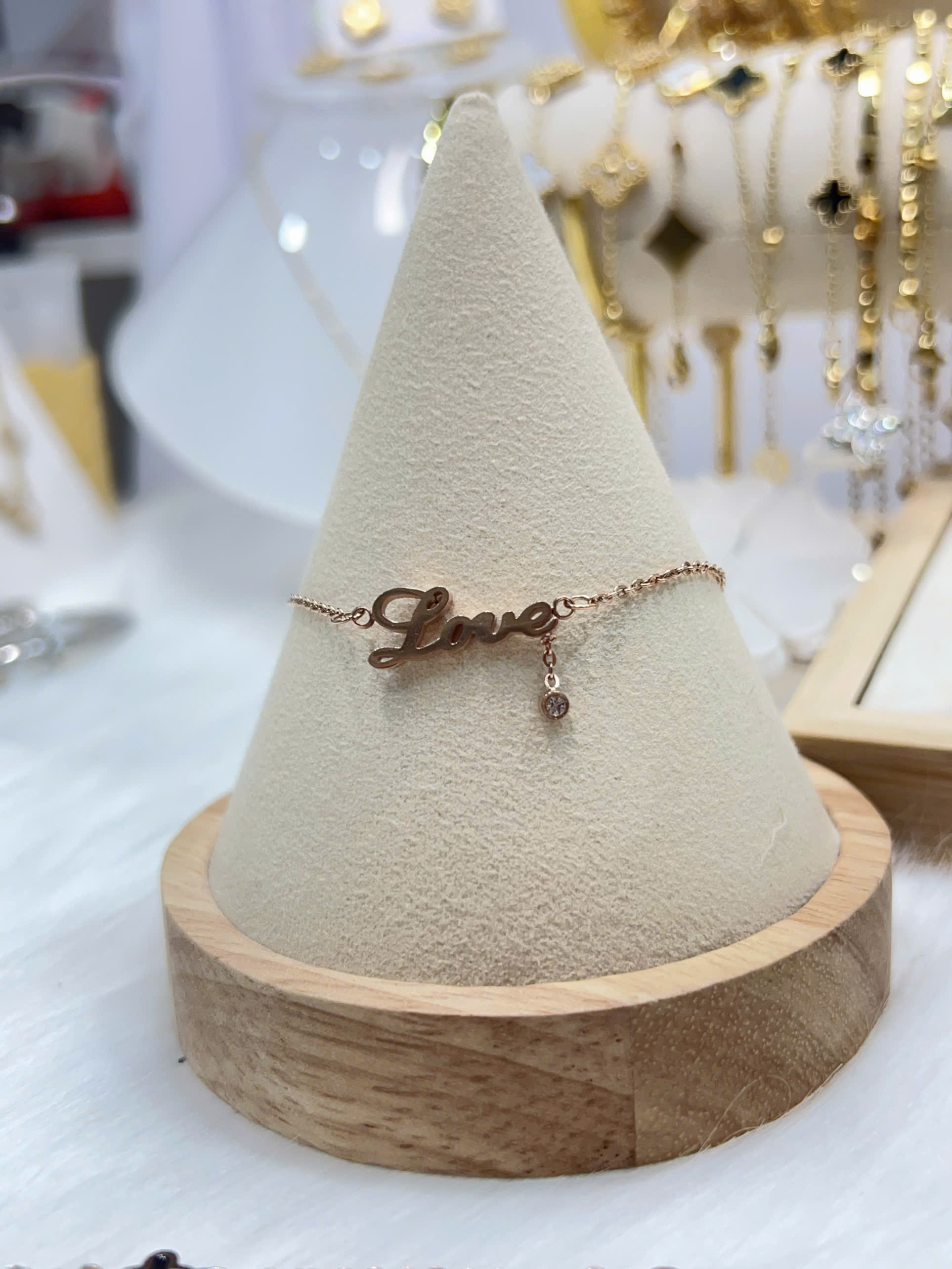 Lắc chân Titan - BST nhiều kiểu dáng màu vàng hồng