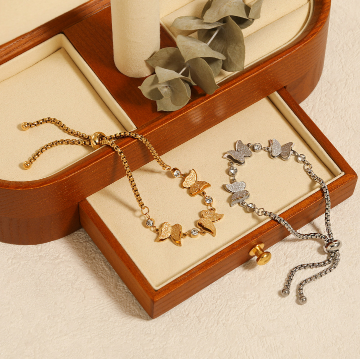 Lắc tay Titan - TA089 - con bướm dây rút