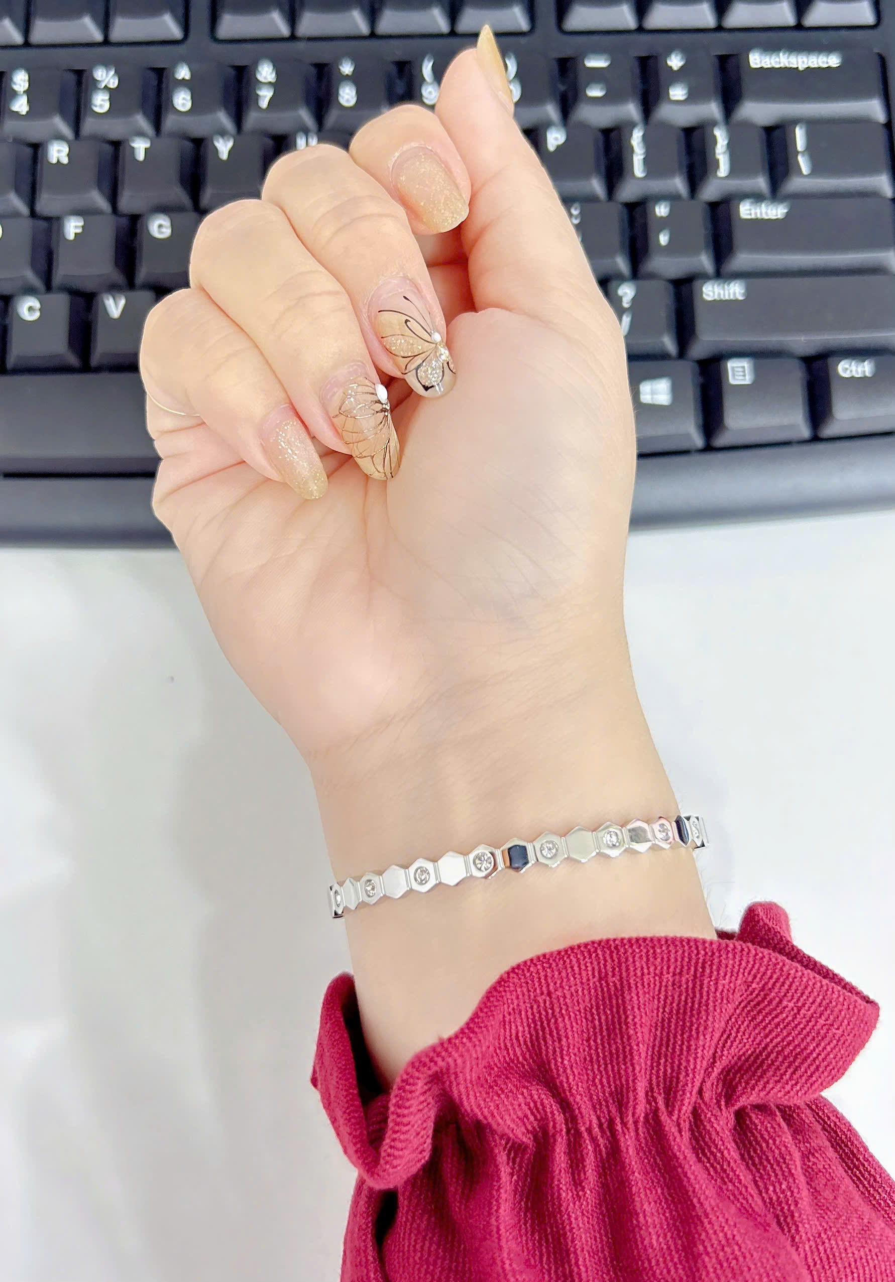 Vòng tay Titan - TV124 - Họa tiết lục giác đính kim