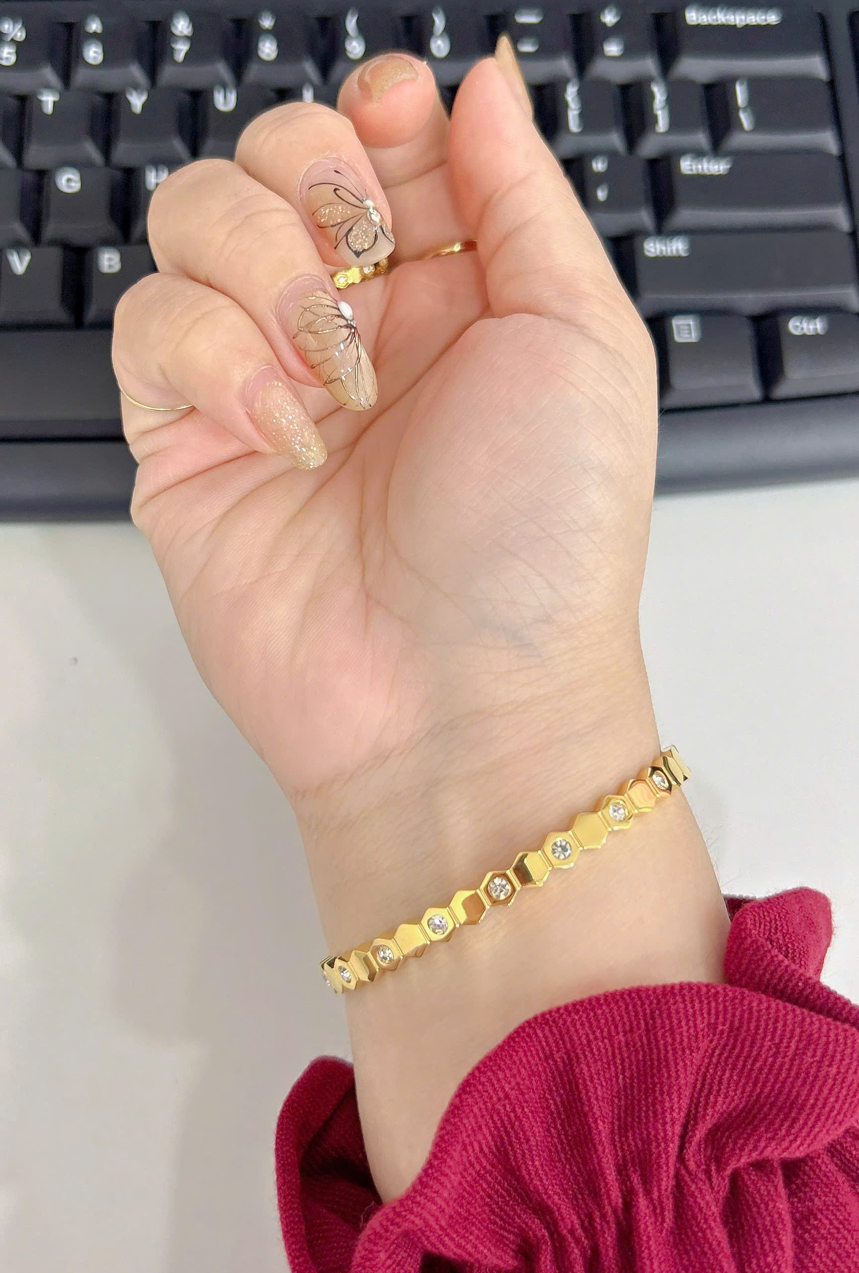 Vòng tay Titan - TV124 - Họa tiết lục giác đính kim