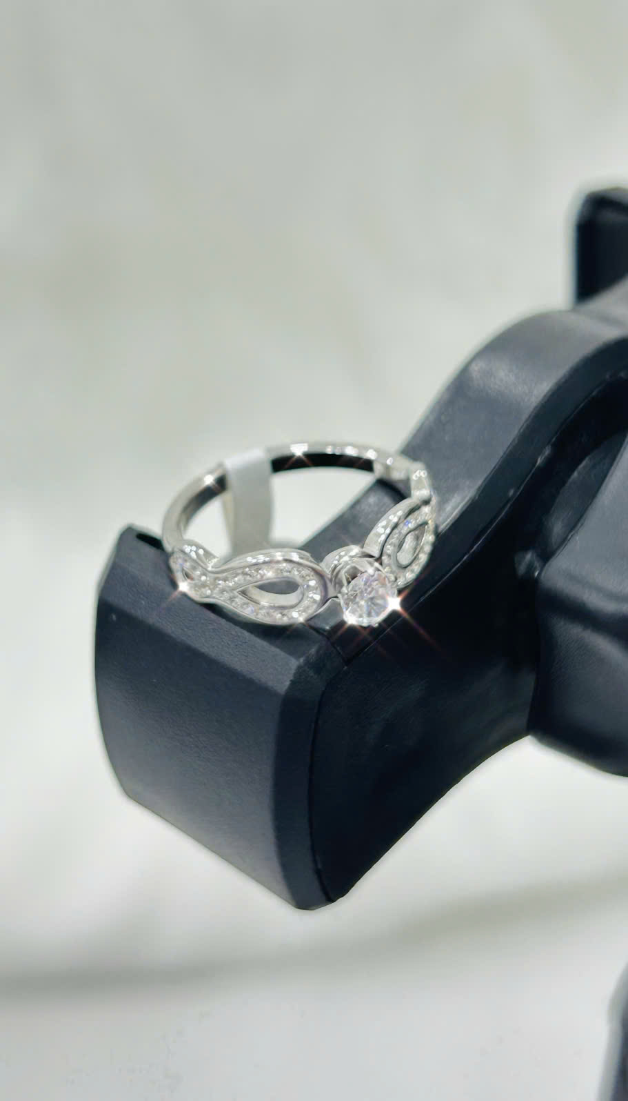 Nhẫn Titan - TC019 - Dấu vô cực đính kim