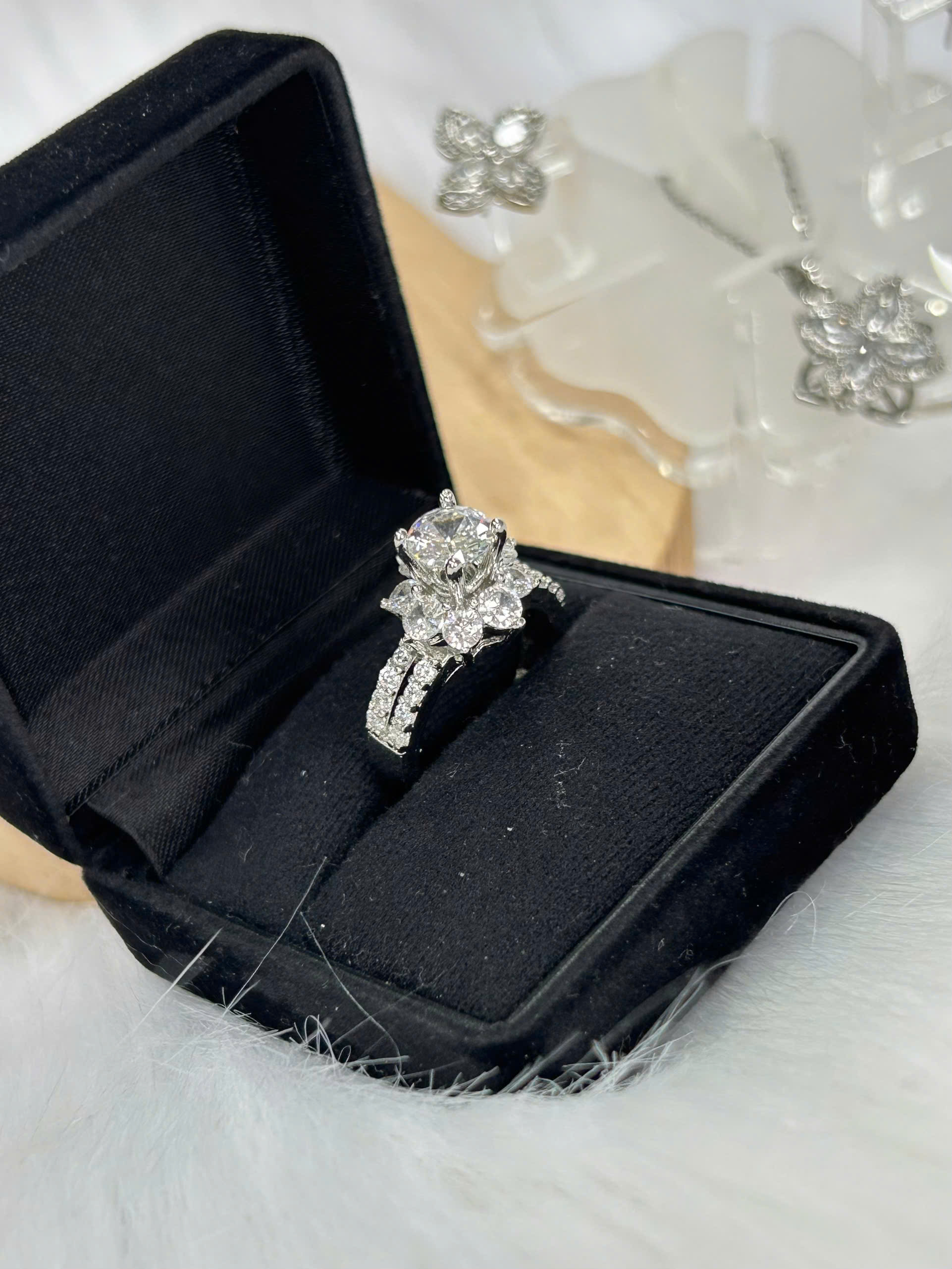 Set trang sức Titan - TM054 - biểu tượng cánh hoa xoay