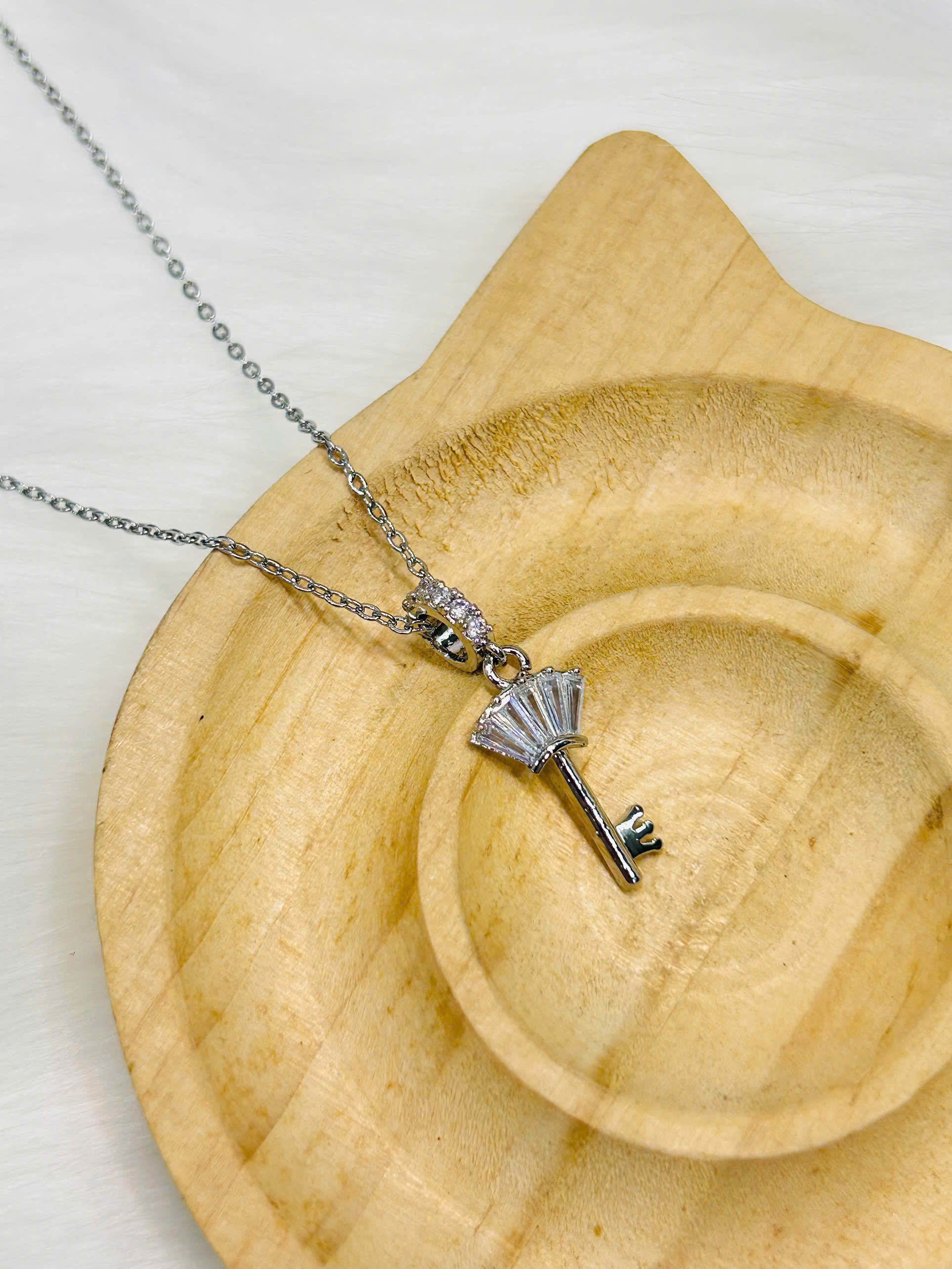 Dây chuyền Titan - TM047 - mặt chìa khóa đính đá