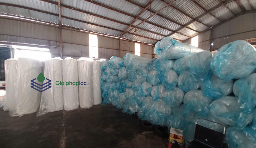 Tổng kho phân phối sỉ cuộn bông lọc thô loại cứng và loại mềm khổ 2m x 20m đạt chuẩn công nghiệp