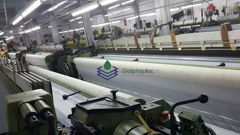 Công nghệ cắt dập siêu âm biên phẳng cho vải lưới lọc sơn Polyester chống rụng sợi vụn