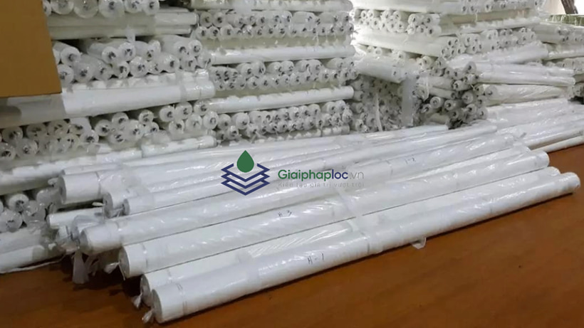 Tổng kho phân phối sỉ cuộn vải lưới lọc sơn Polyester khổ 1.27m x 50m luôn sẵn số lượng lớn