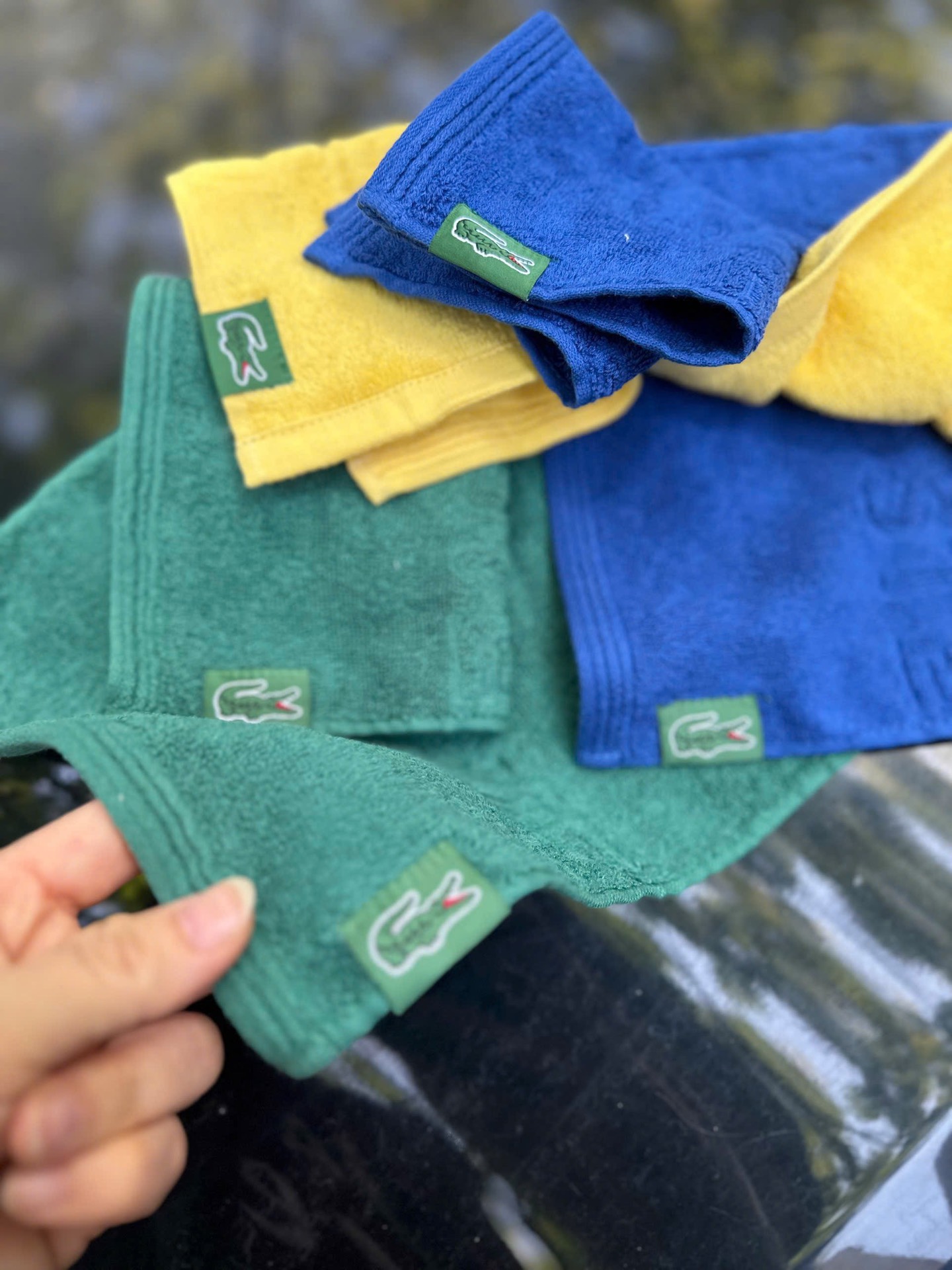 P11 Khăn mặt cá sấu