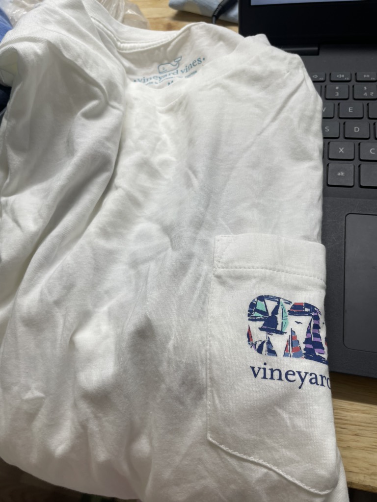 Áo cá voi nữ Vines