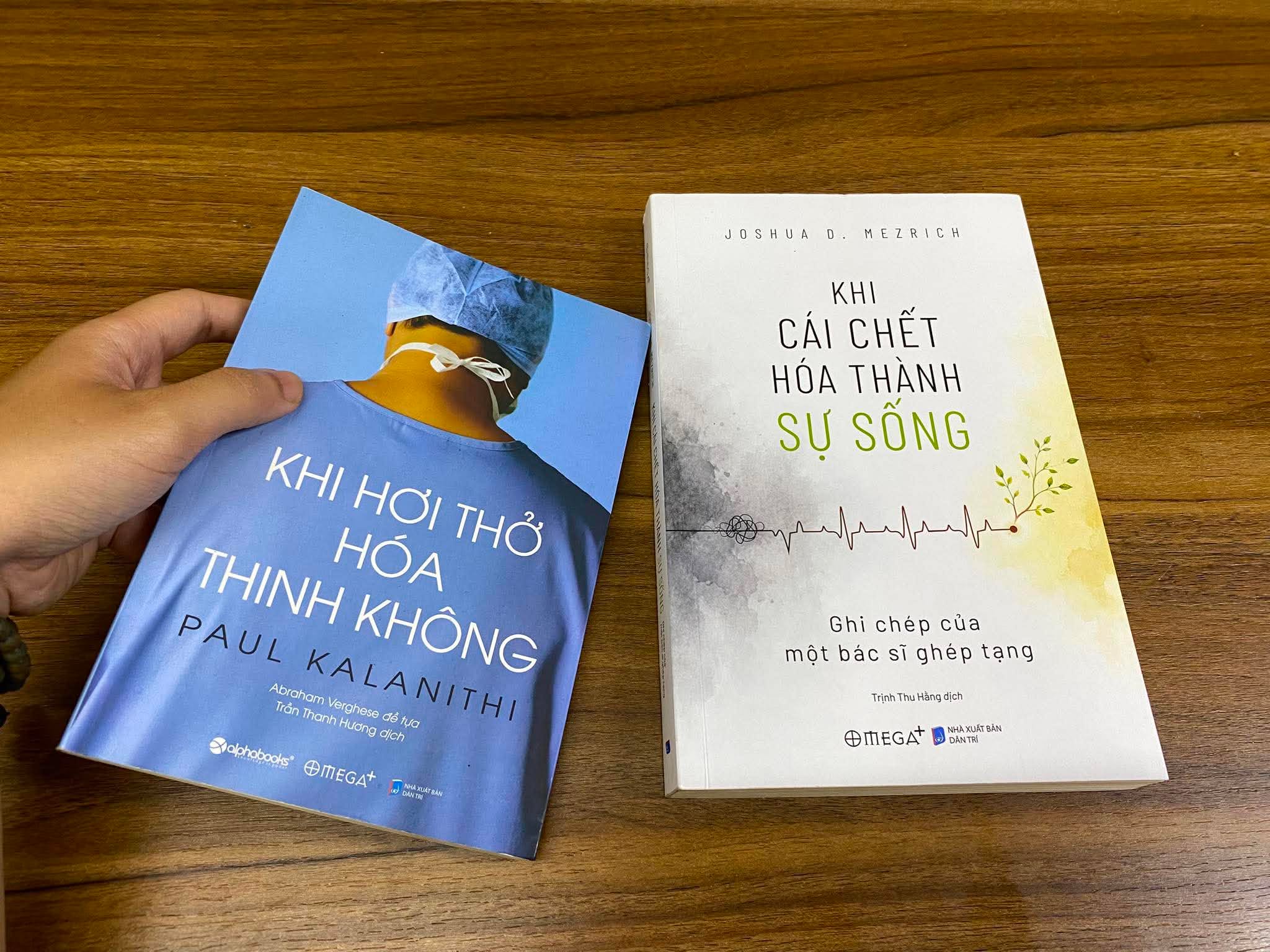 Có lẽ đây là hai cuốn sách của hai vị bác sĩ lấy đi nước mắt của mình nhiều nhất