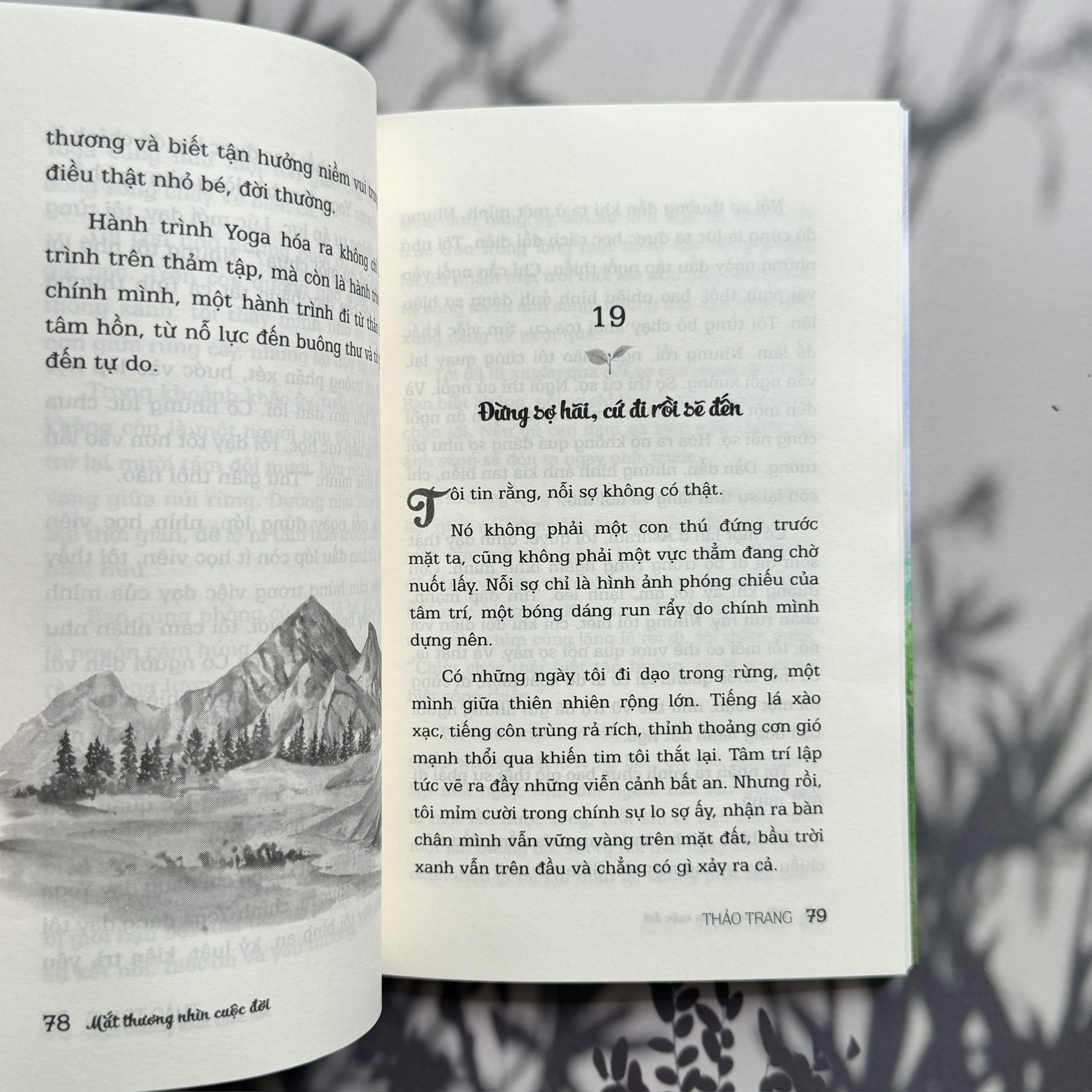 Sách - Mắt thương nhìn cuộc đời