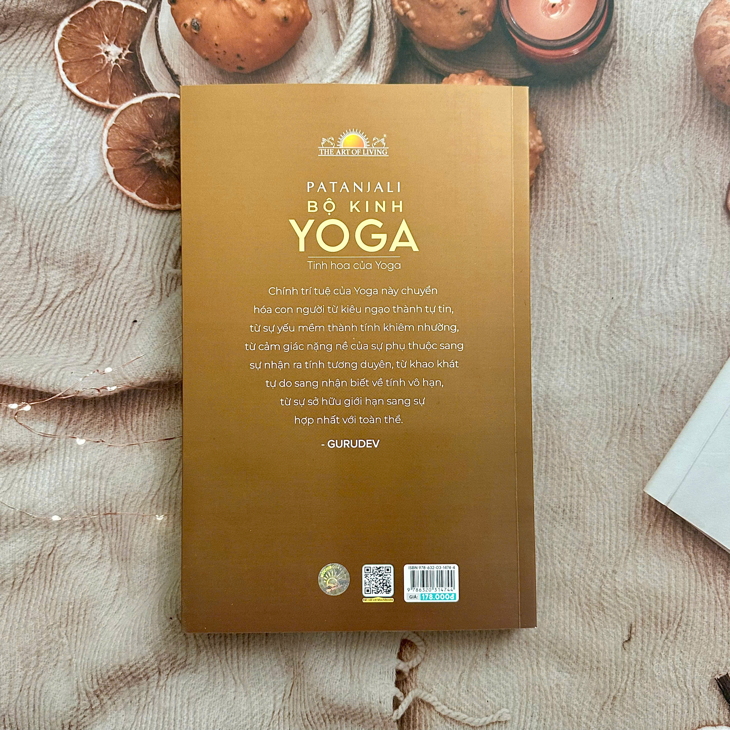 Sách - Patanjali: Bộ kinh Yoga (Tinh hoa của Yoga: The art of living)