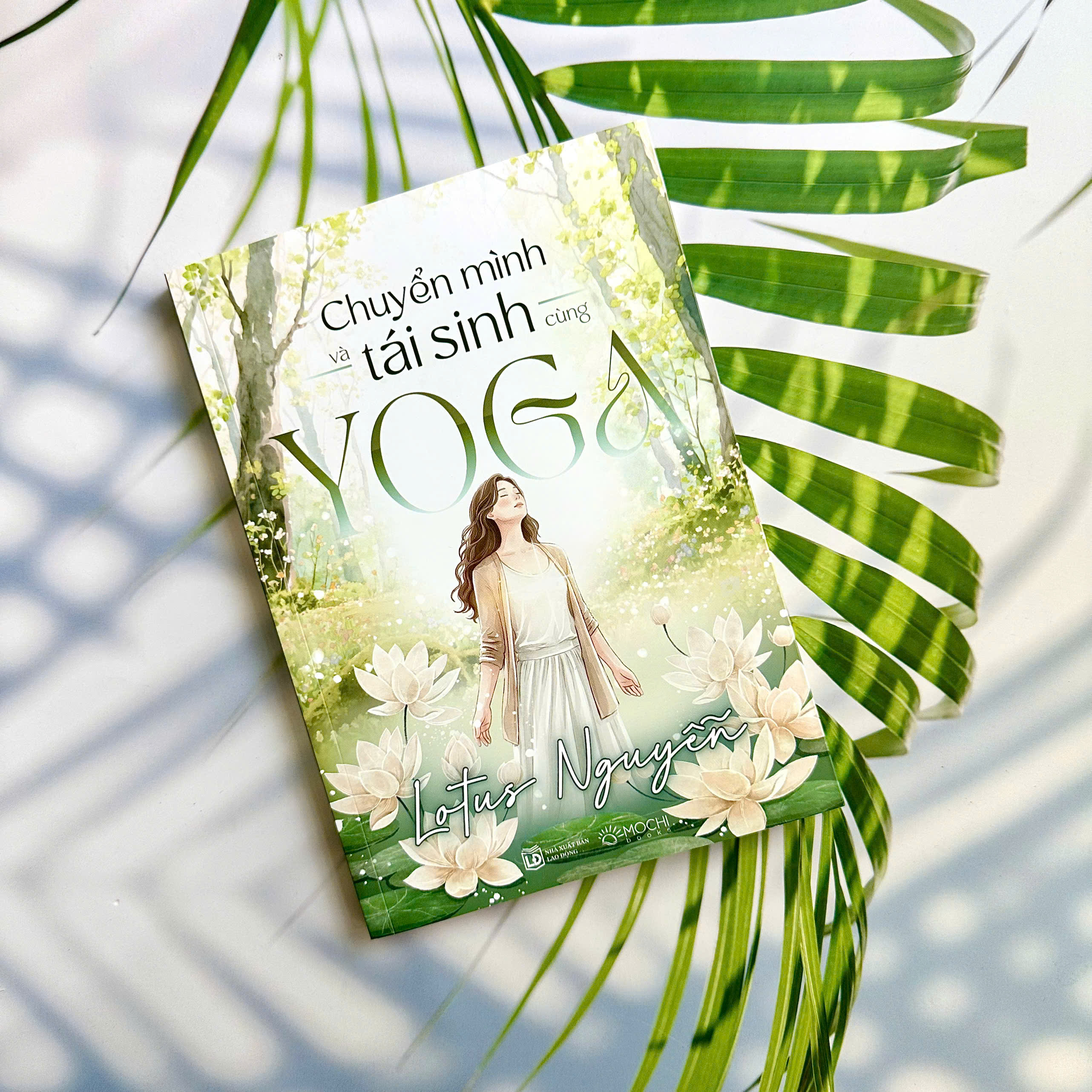 Sách - Chuyển mình và tái sinh cùng Yoga