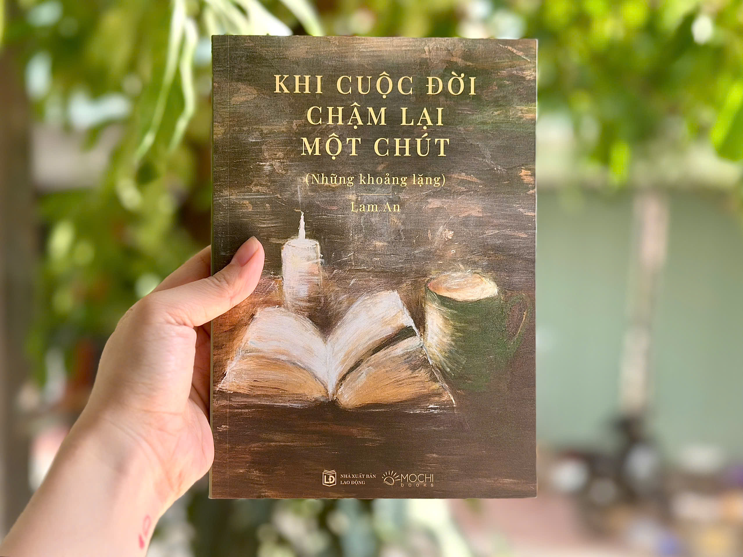 Sách - Khi cuộc đời chậm lại một chút (Những khoảng lặng)