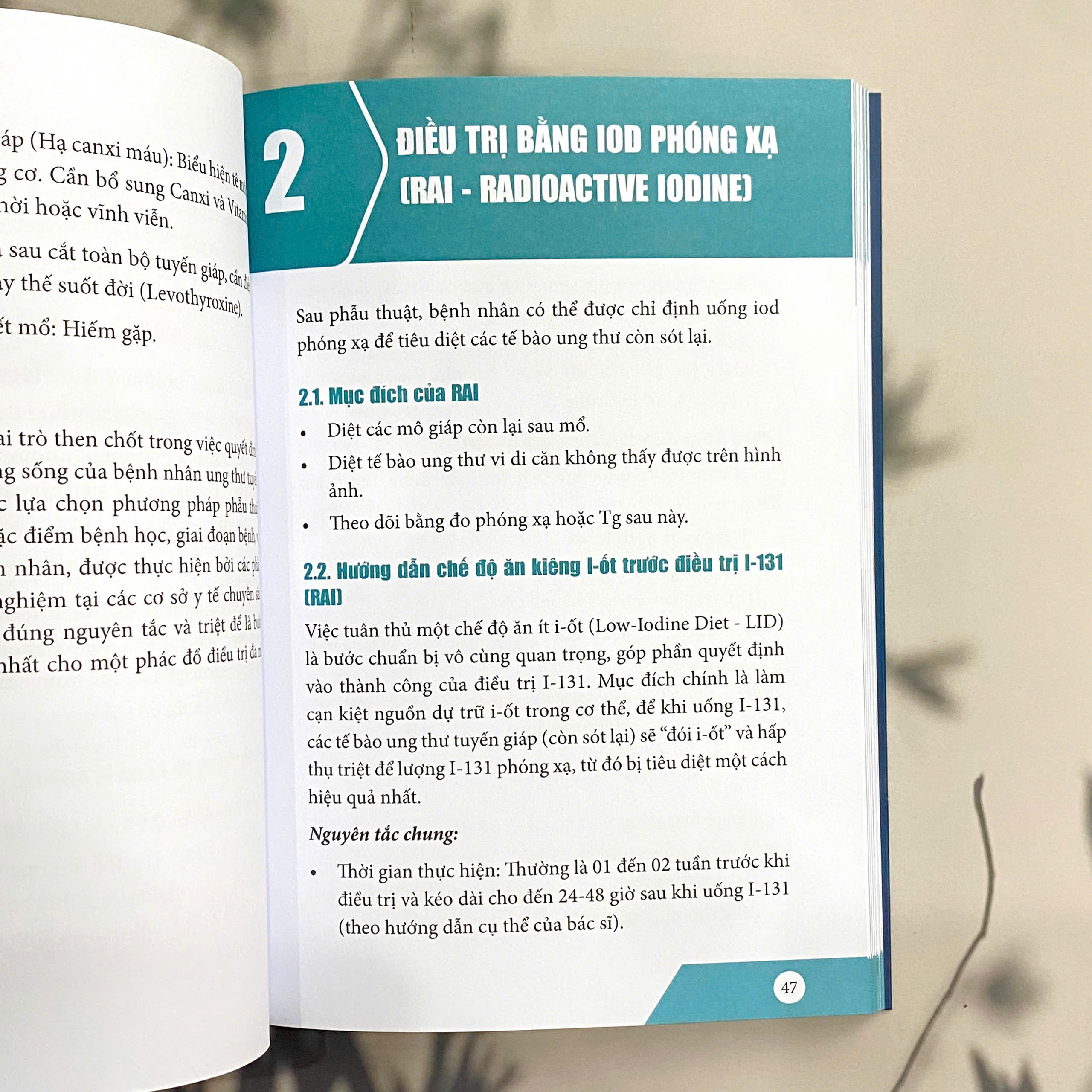 Sách - Điều trị ung thư tuyến giáp thể biệt hóa: Khoa học, an toàn và hiệu quả