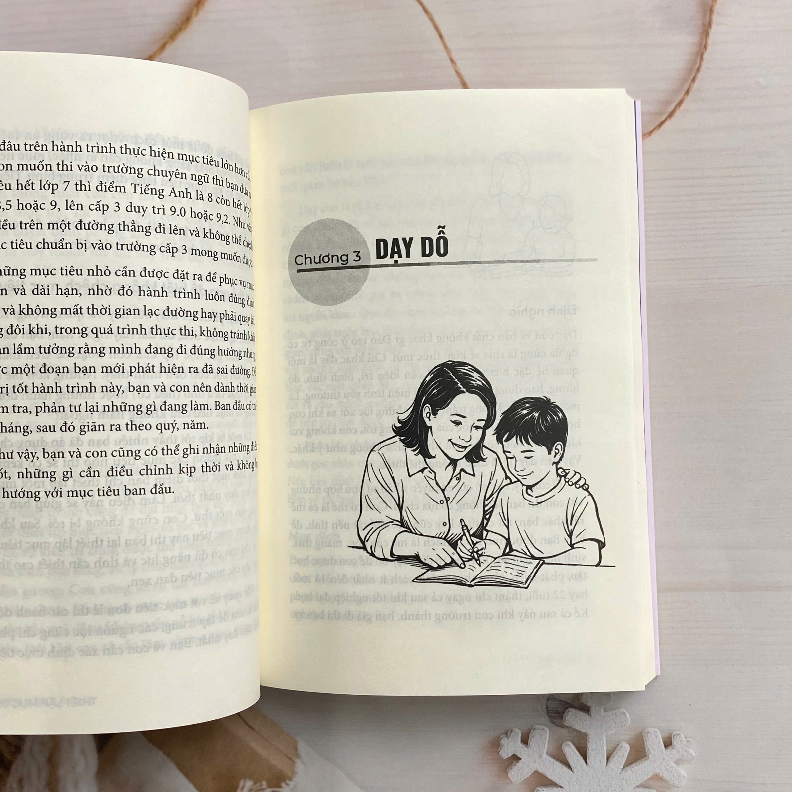 Sách -  Chiến lược làm mẹ: Ứng dụng tư duy lãnh đạo vào hành trình trưởng thành cùng con