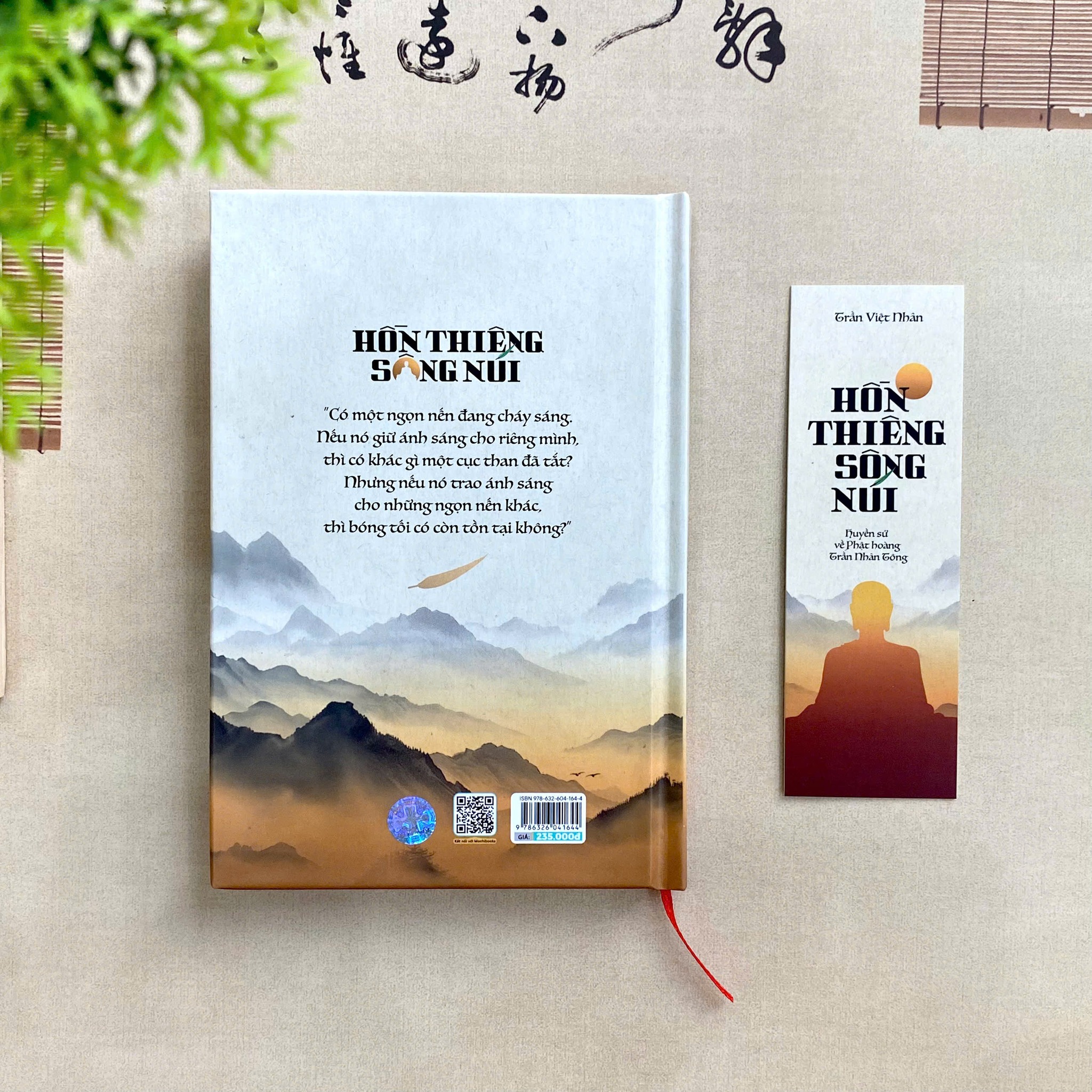 Sách - Hồn thiêng sông núi (Tái bản)