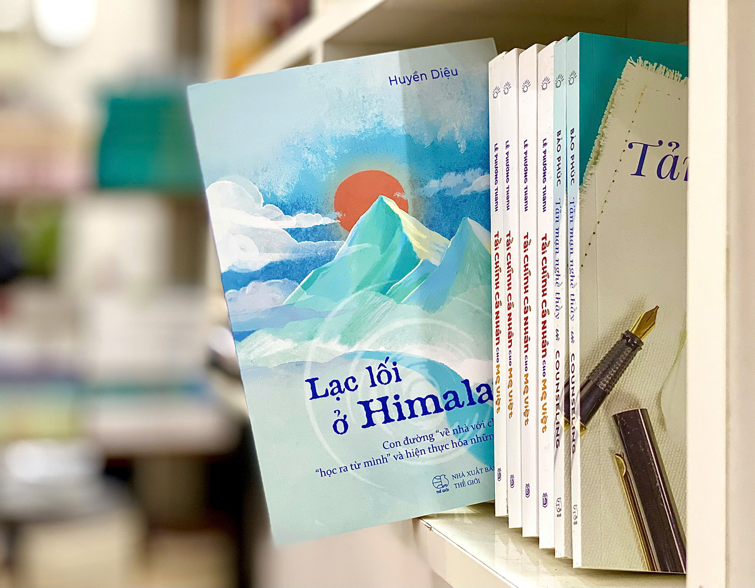 Sách - Lạc lối ở Himalaya (Con đường "về nhà với chính mình", "học ra từ mình" và hiện thực hóa những phép màu)