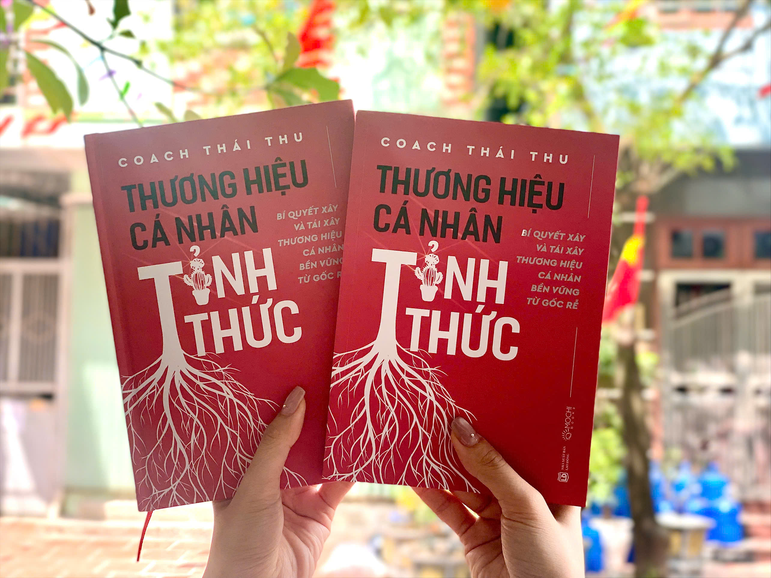 Sách - Thương hiệu cá nhân tỉnh thức: Bí quyết xây và tái xây thương hiệu cá nhân bền vững từ gốc rễ