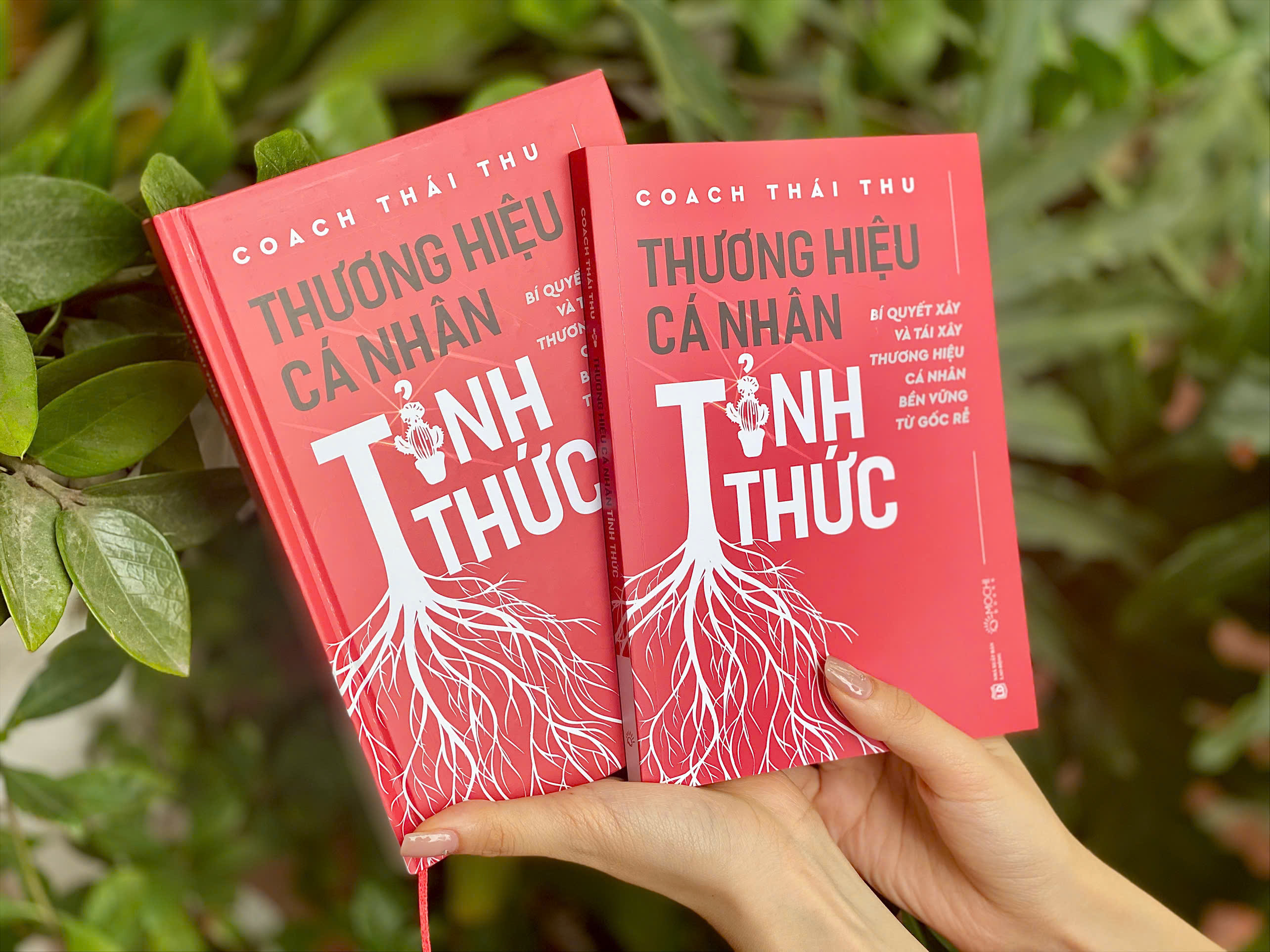 Sách - Thương hiệu cá nhân tỉnh thức: Bí quyết xây và tái xây thương hiệu cá nhân bền vững từ gốc rễ