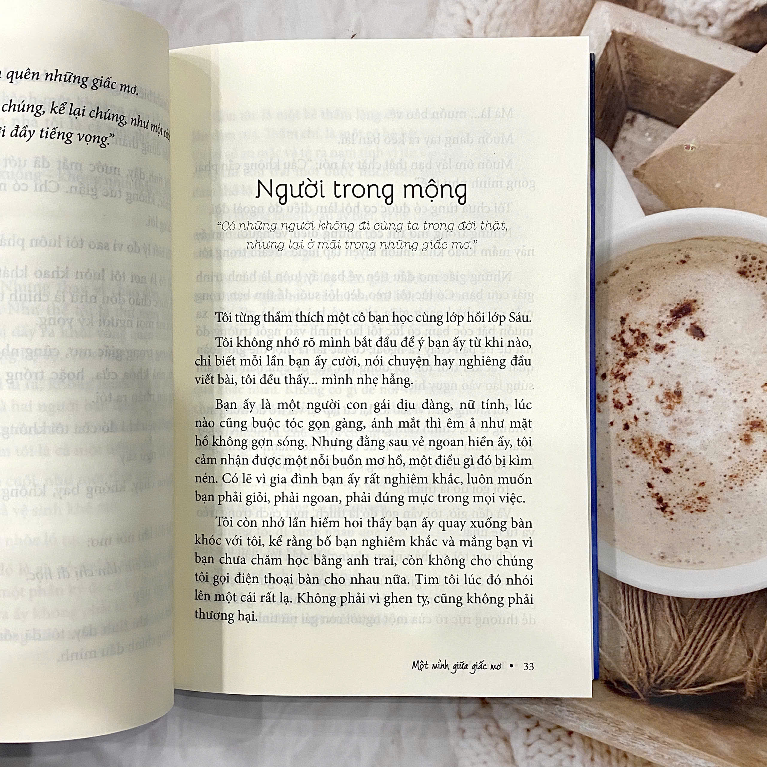 Sách - Một mình giữa giấc mơ