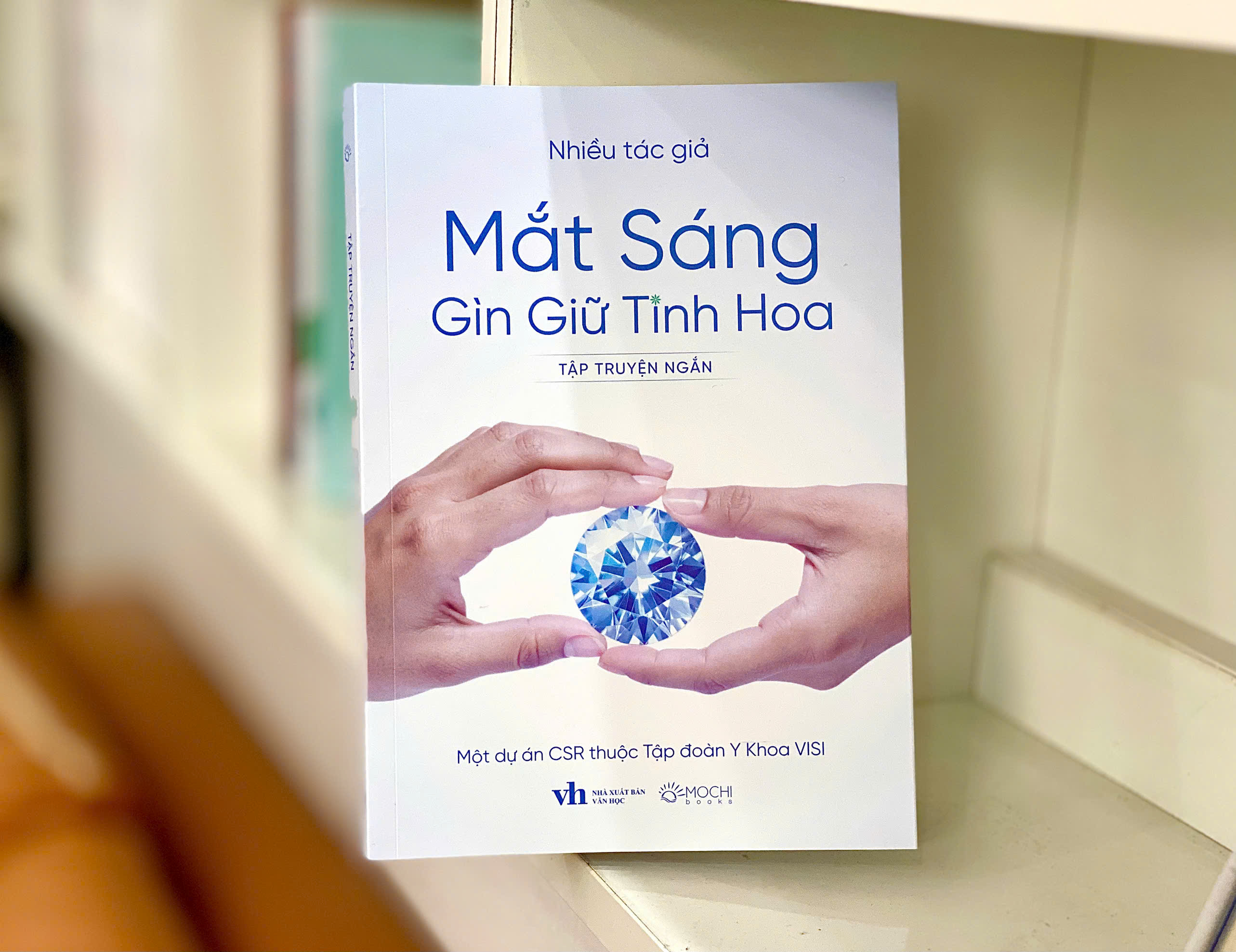 Sách - Mắt sáng gìn giữ tinh hoa