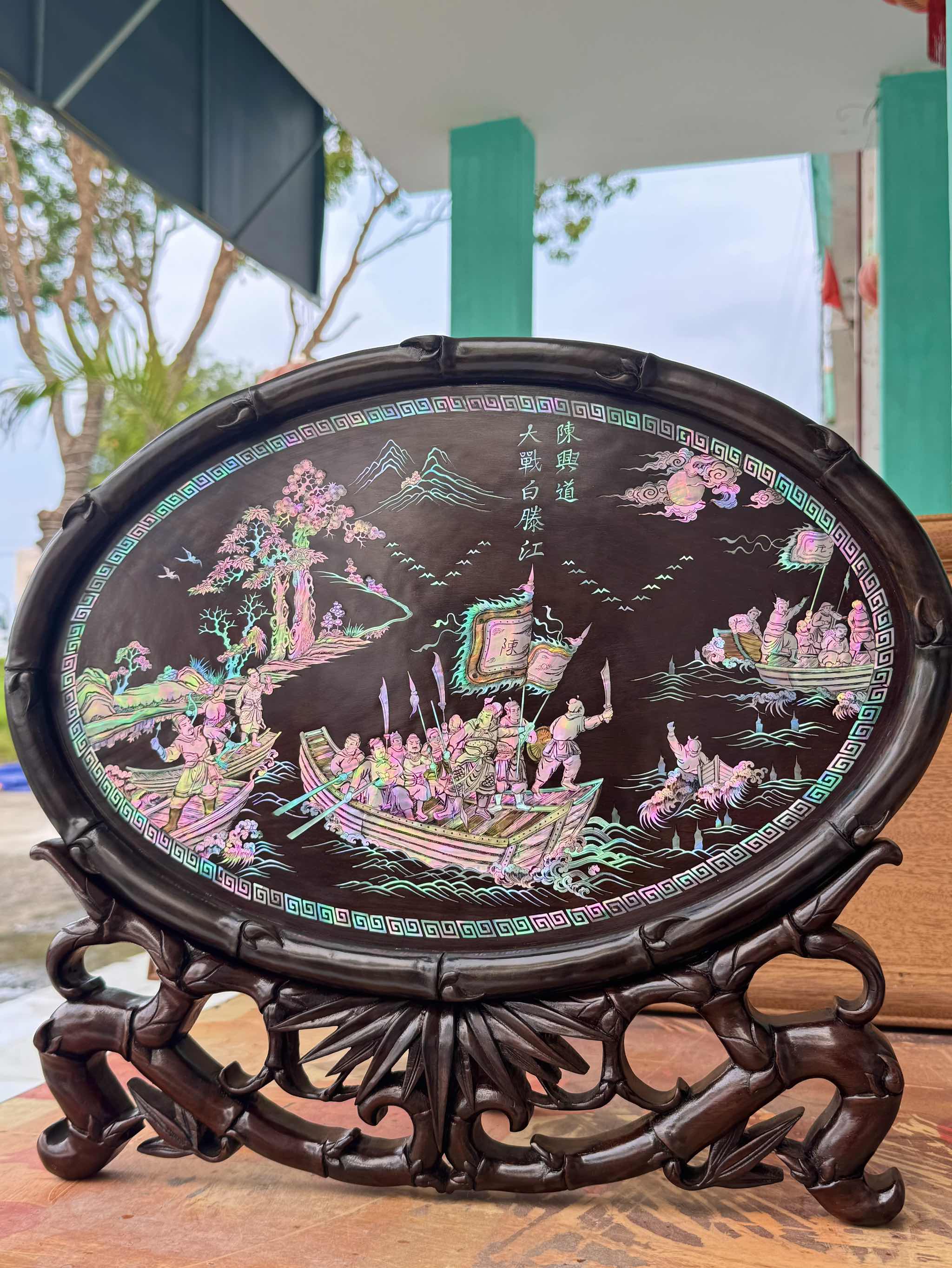 Đĩa bầu dục gỗ trắc khảm Ốc