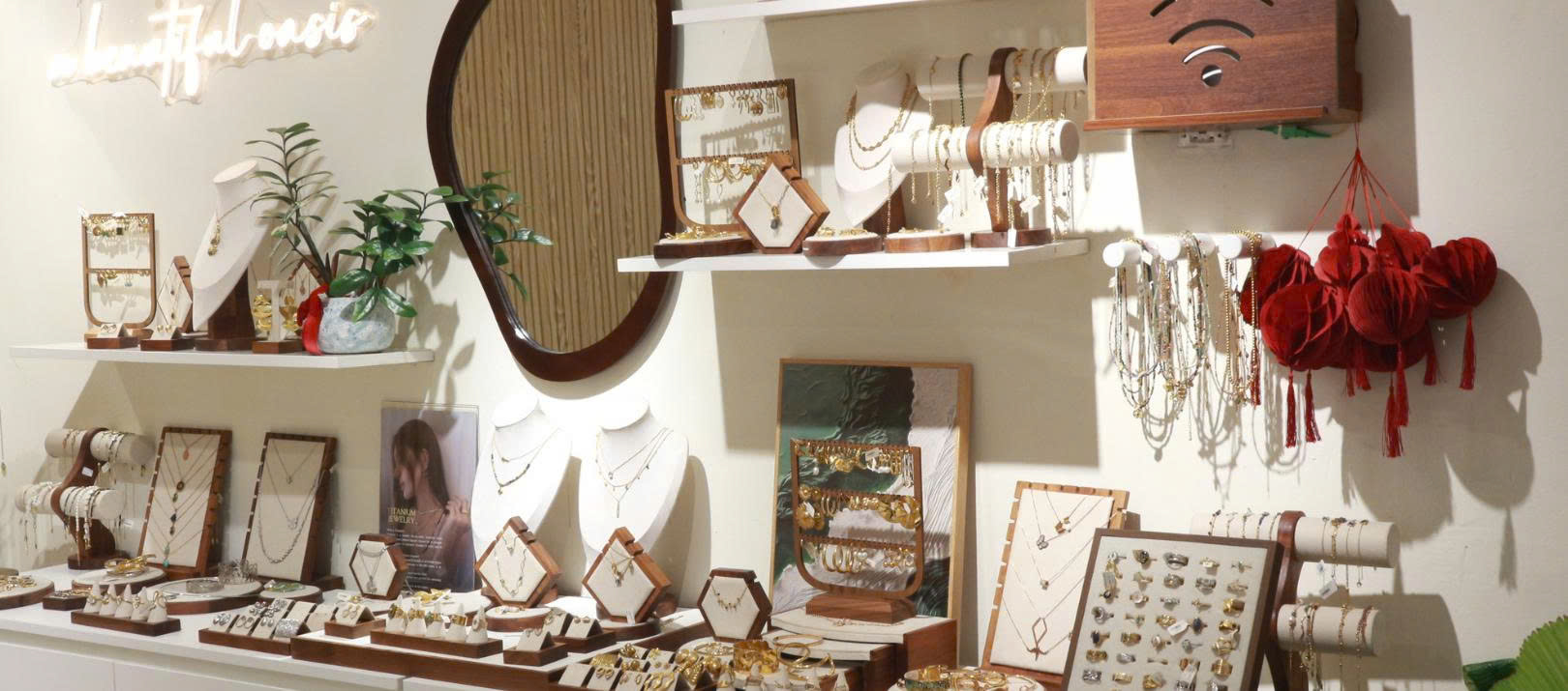 section_store_bg