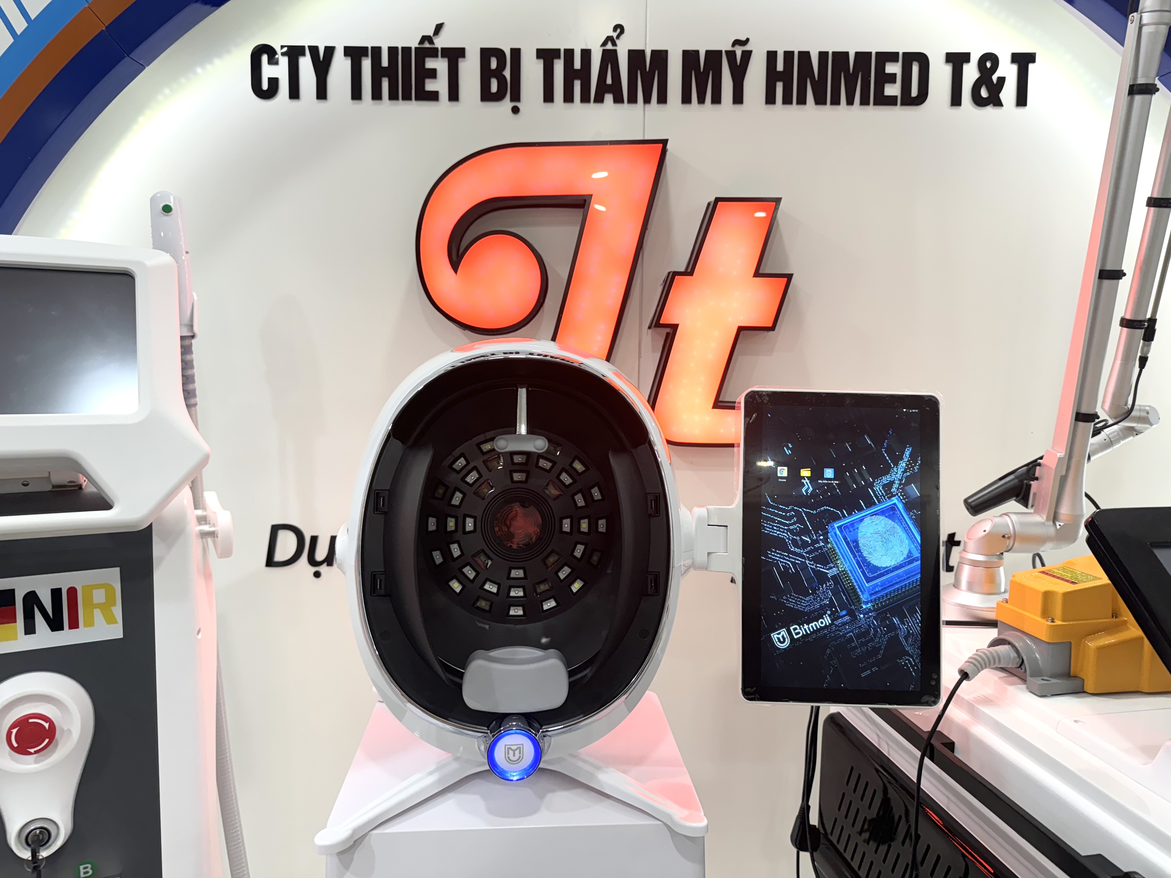 Máy phân tích da Bitmoji AI MAX