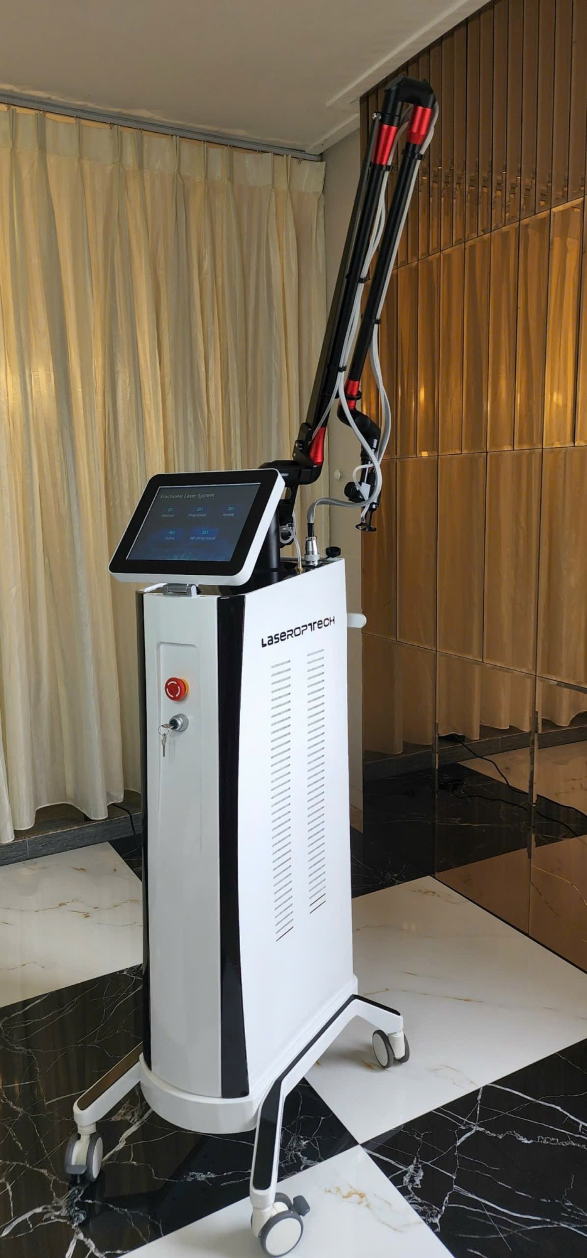 Máy laser CO2 Fractional LASEROPTECH