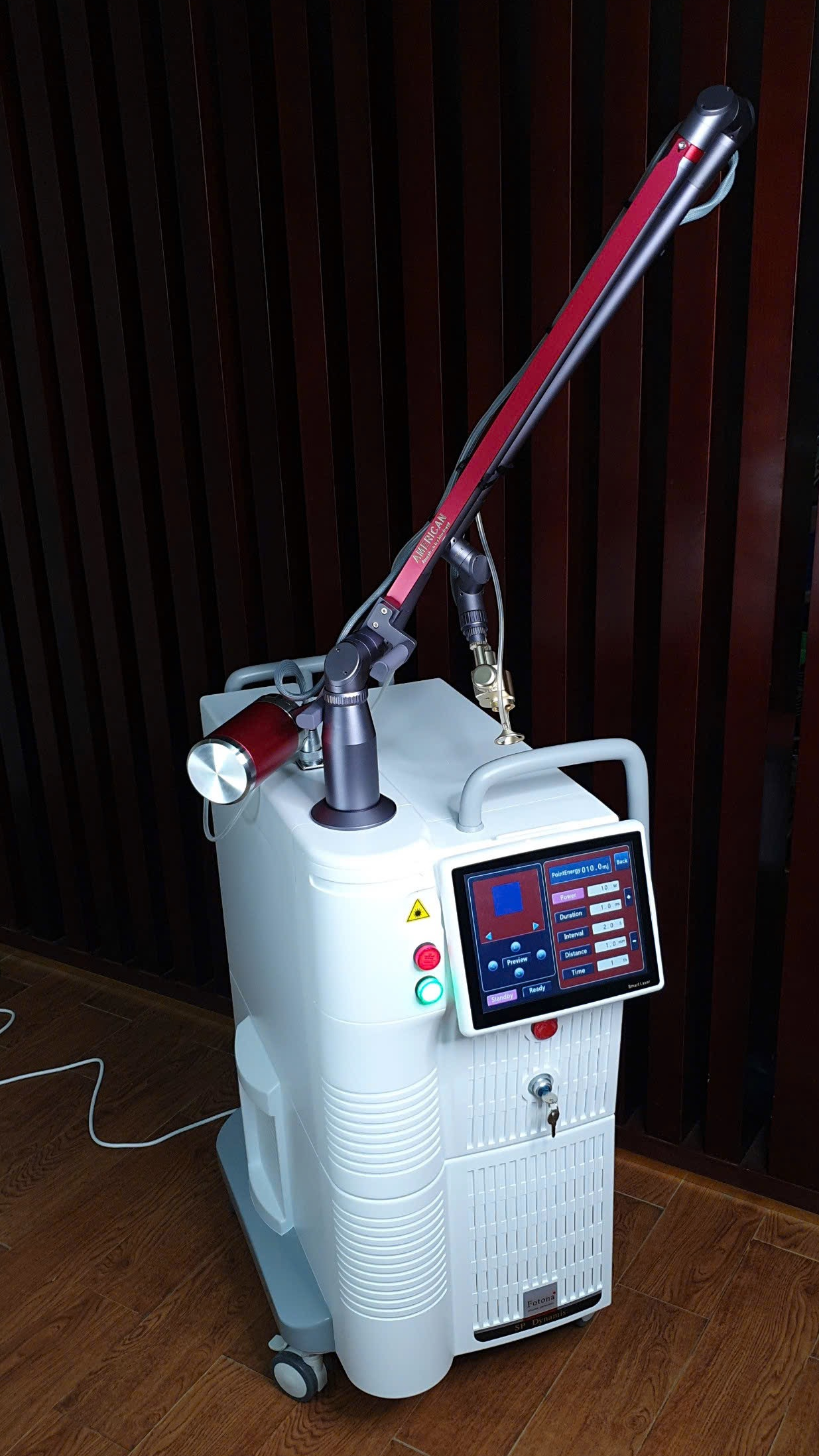 Máy laser CO2 Fractional Fotona Bắc Kinh bản có đối trọng