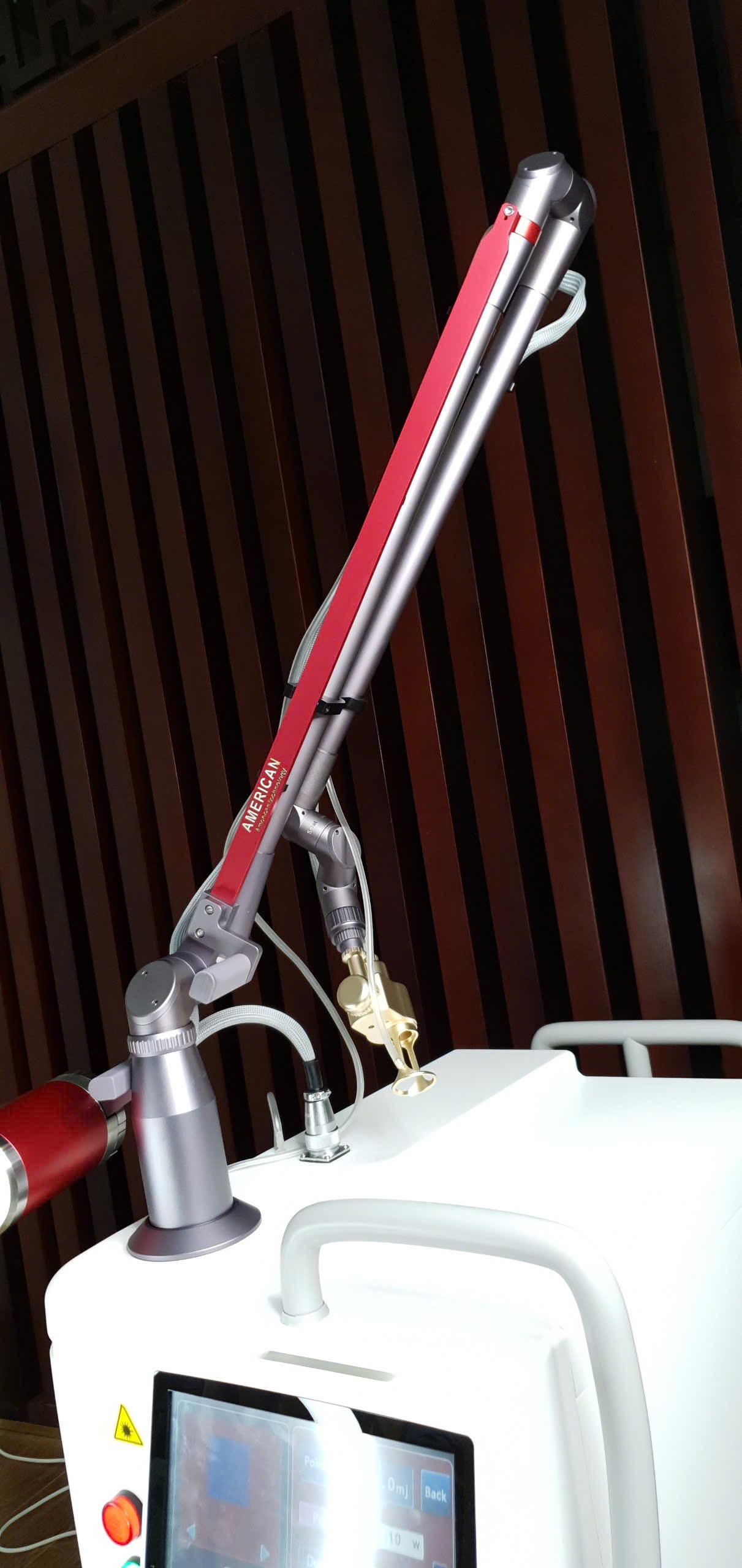 Máy laser CO2 Fractional Fotona Bắc Kinh bản có đối trọng