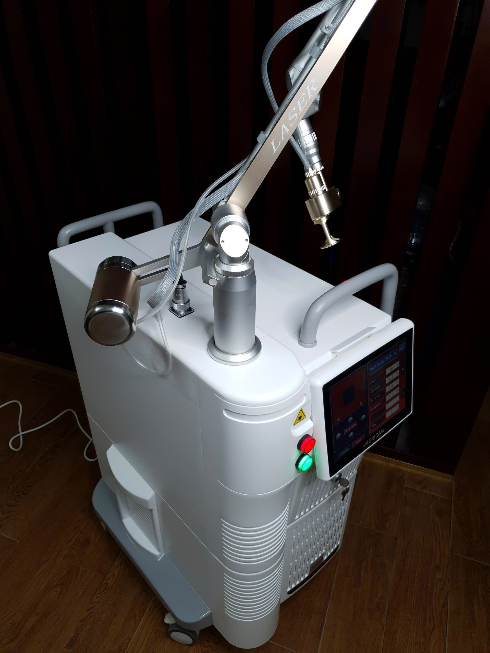 Máy laser CO2 Fractional Fotona Bắc Kinh