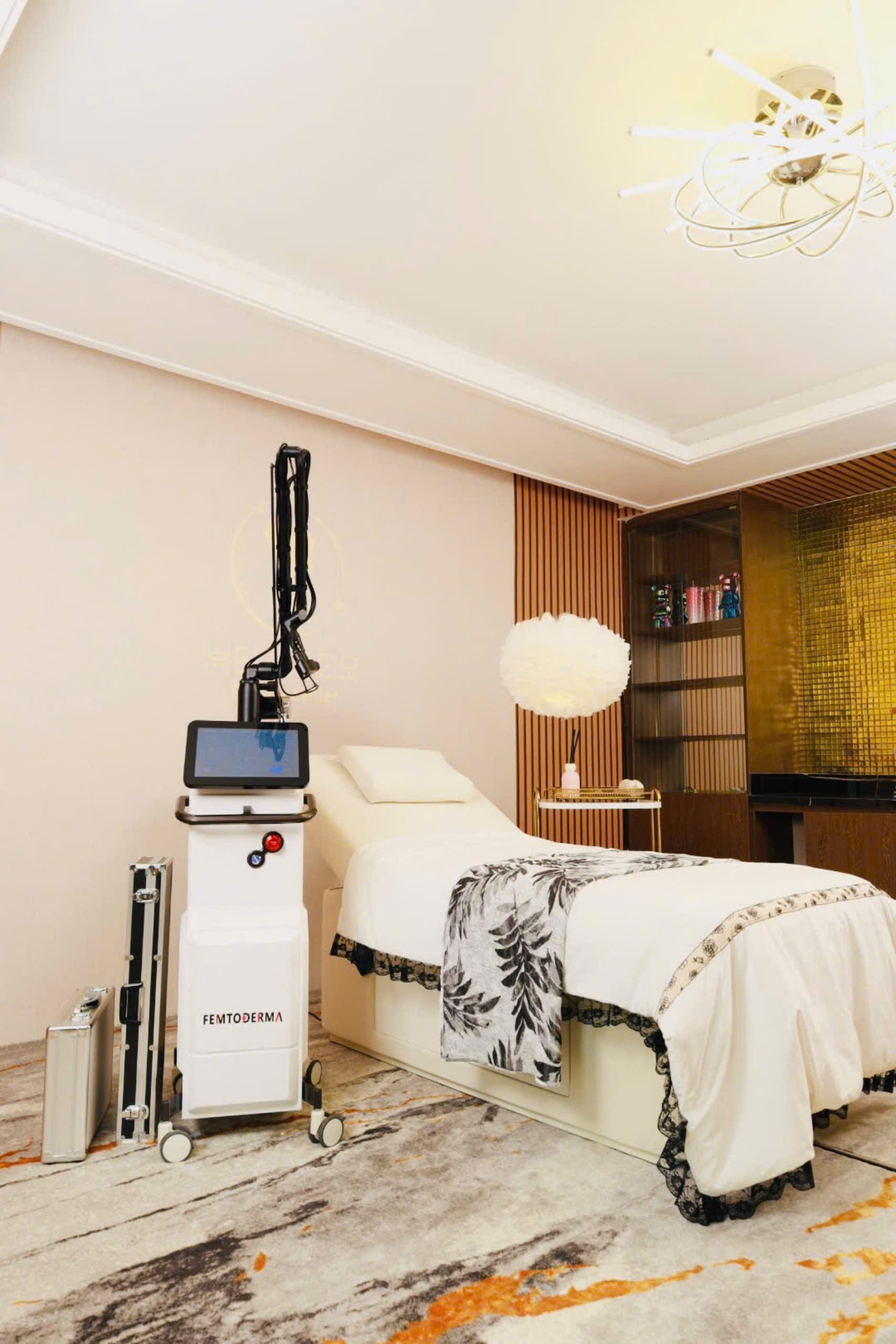 Máy laser CO2 Fractional Femto Derma bản có đối trọng