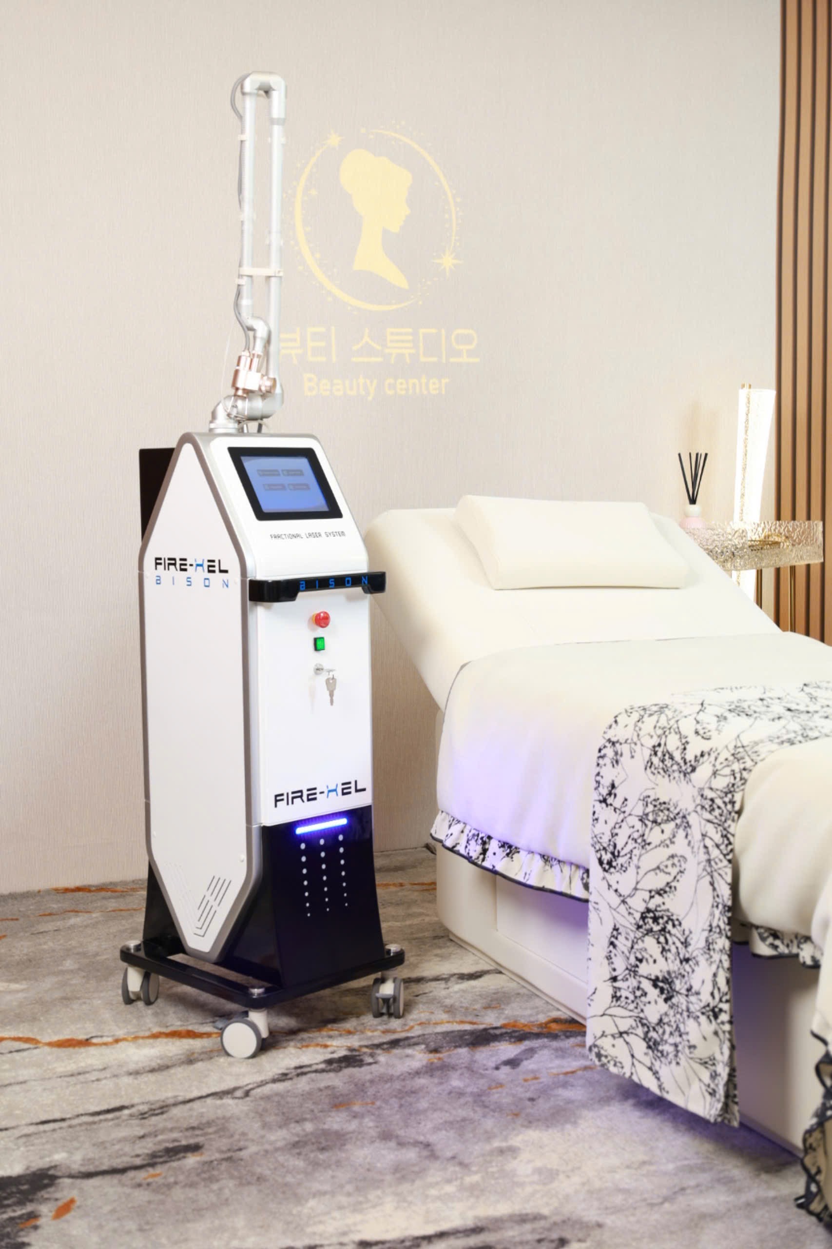 Máy laser CO2 Fractional Firexel