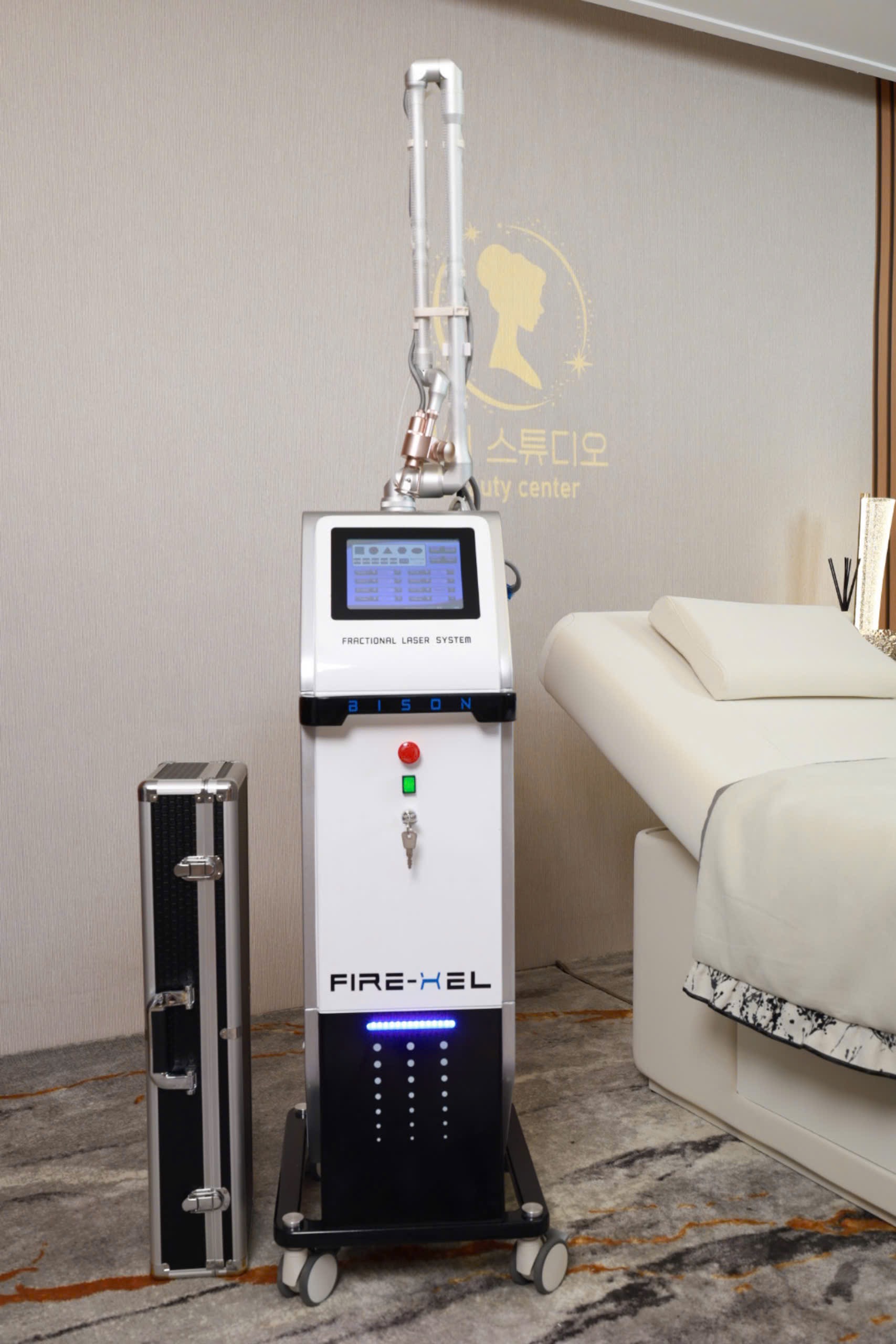Máy laser CO2 Fractional Firexel