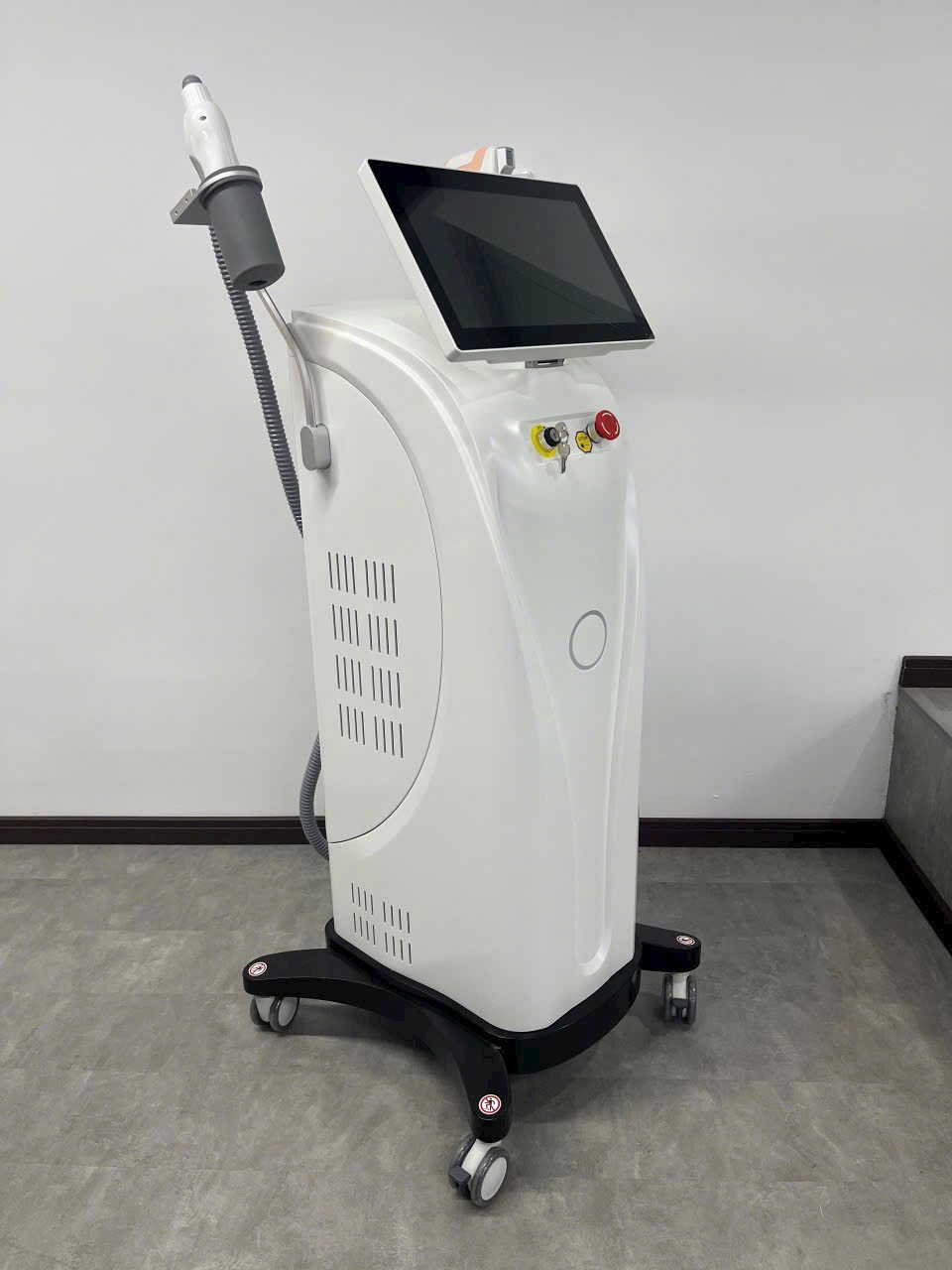 Máy triệt lông và laser 2in1