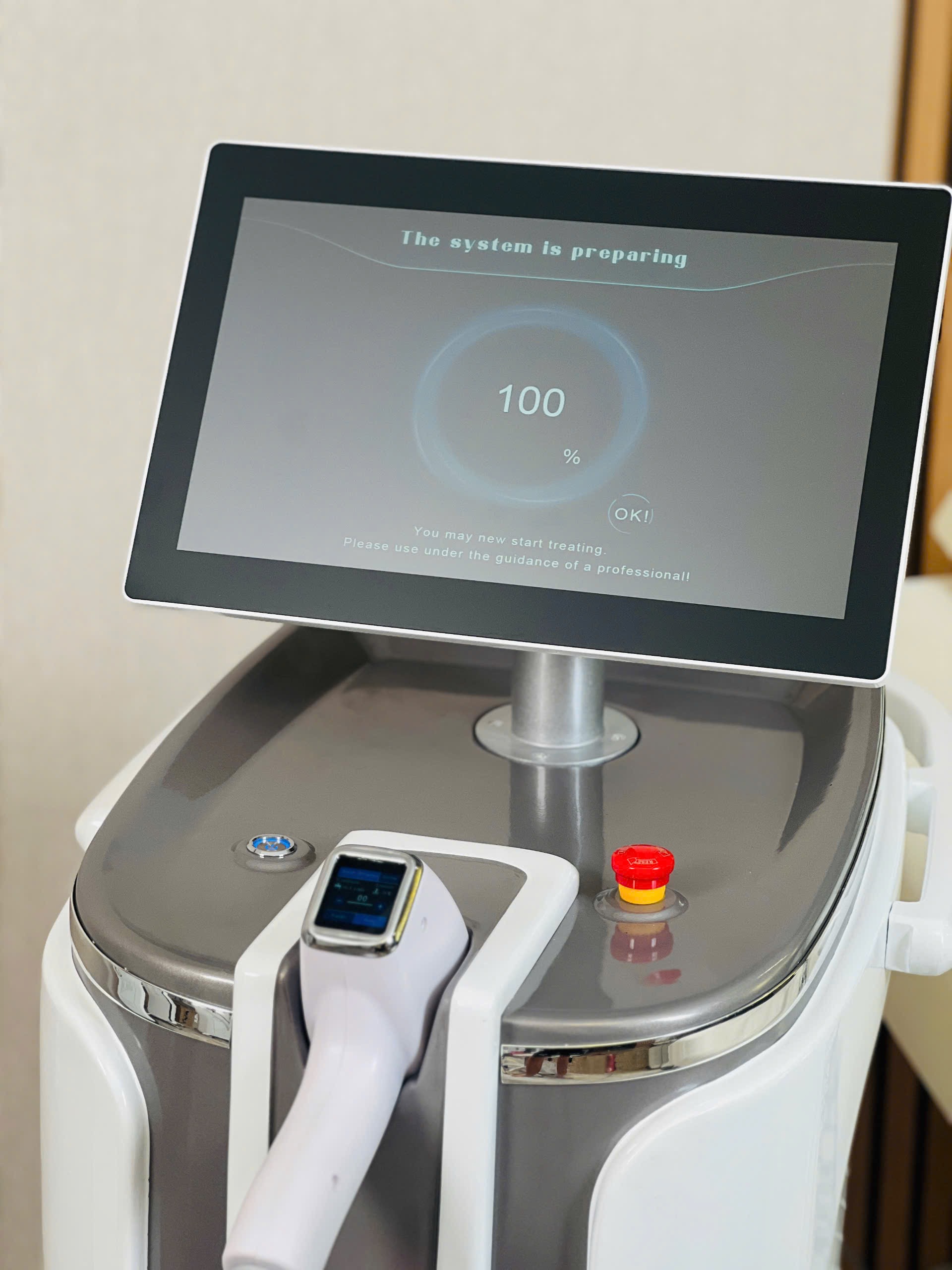Máy triệt lông GOLDWINN LASER PRO 1