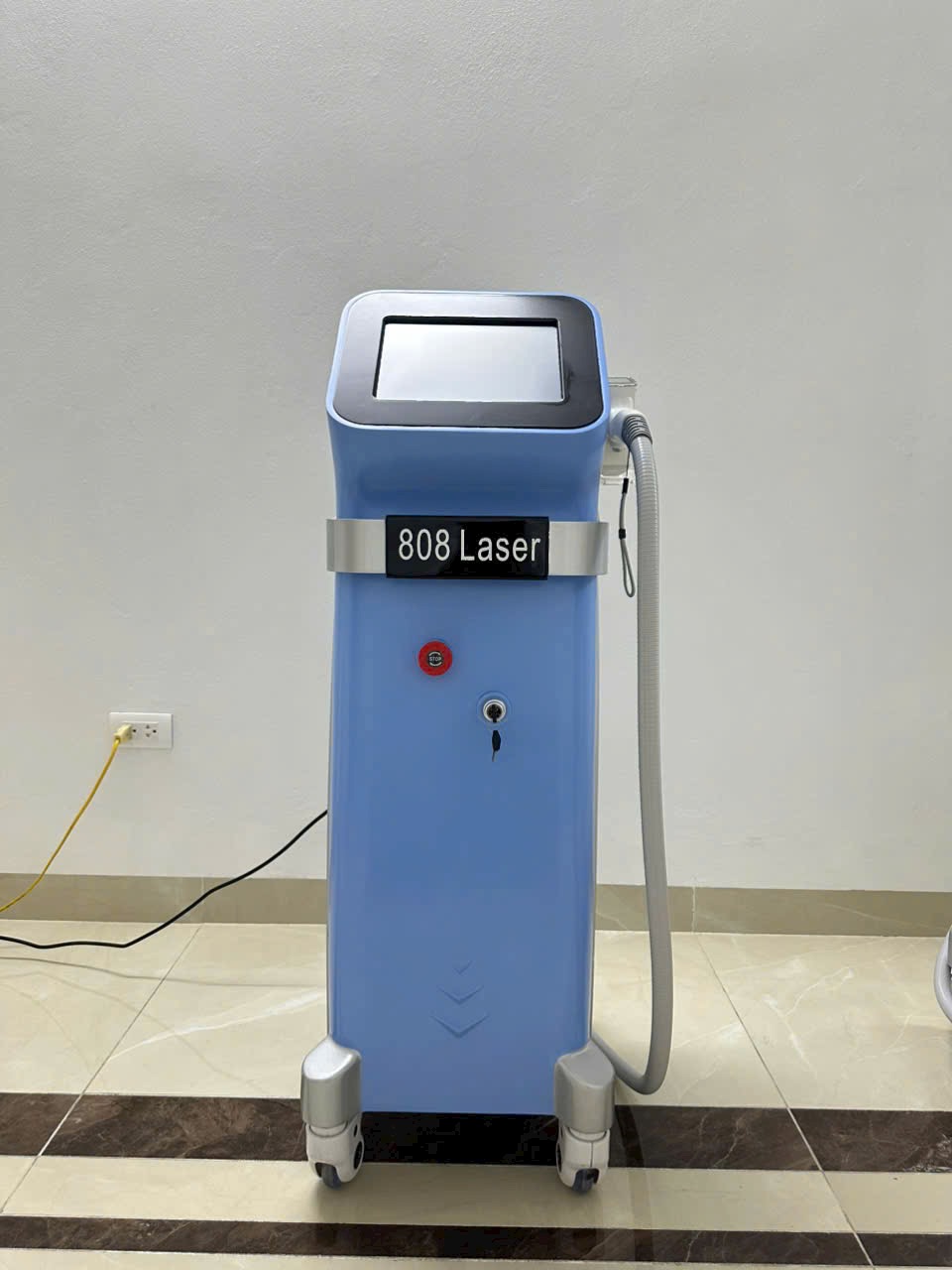 Máy triệt lông diode 808 laser